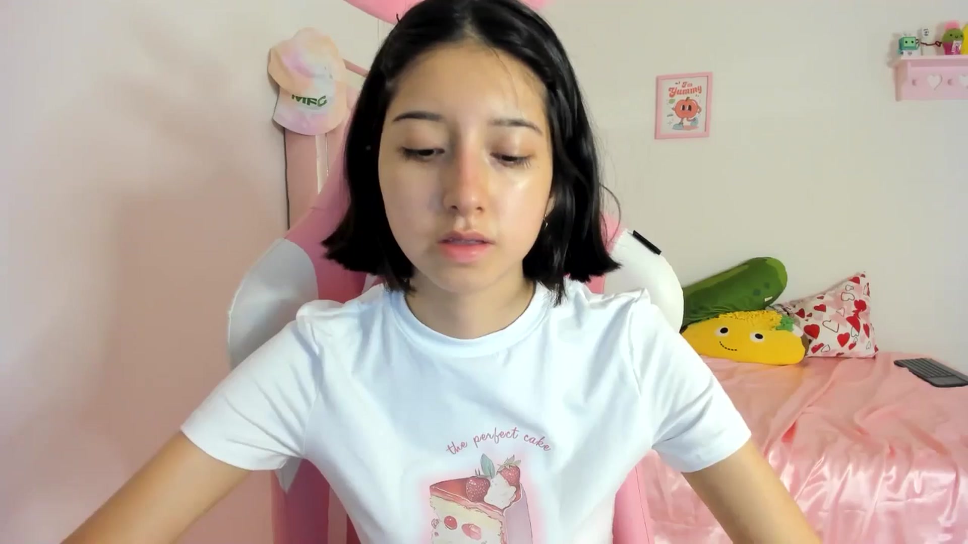 Gallery image thumbnail from Cherrycute666's myfreecams stream on, 06/10/2024, 02:19 image 9 of 20