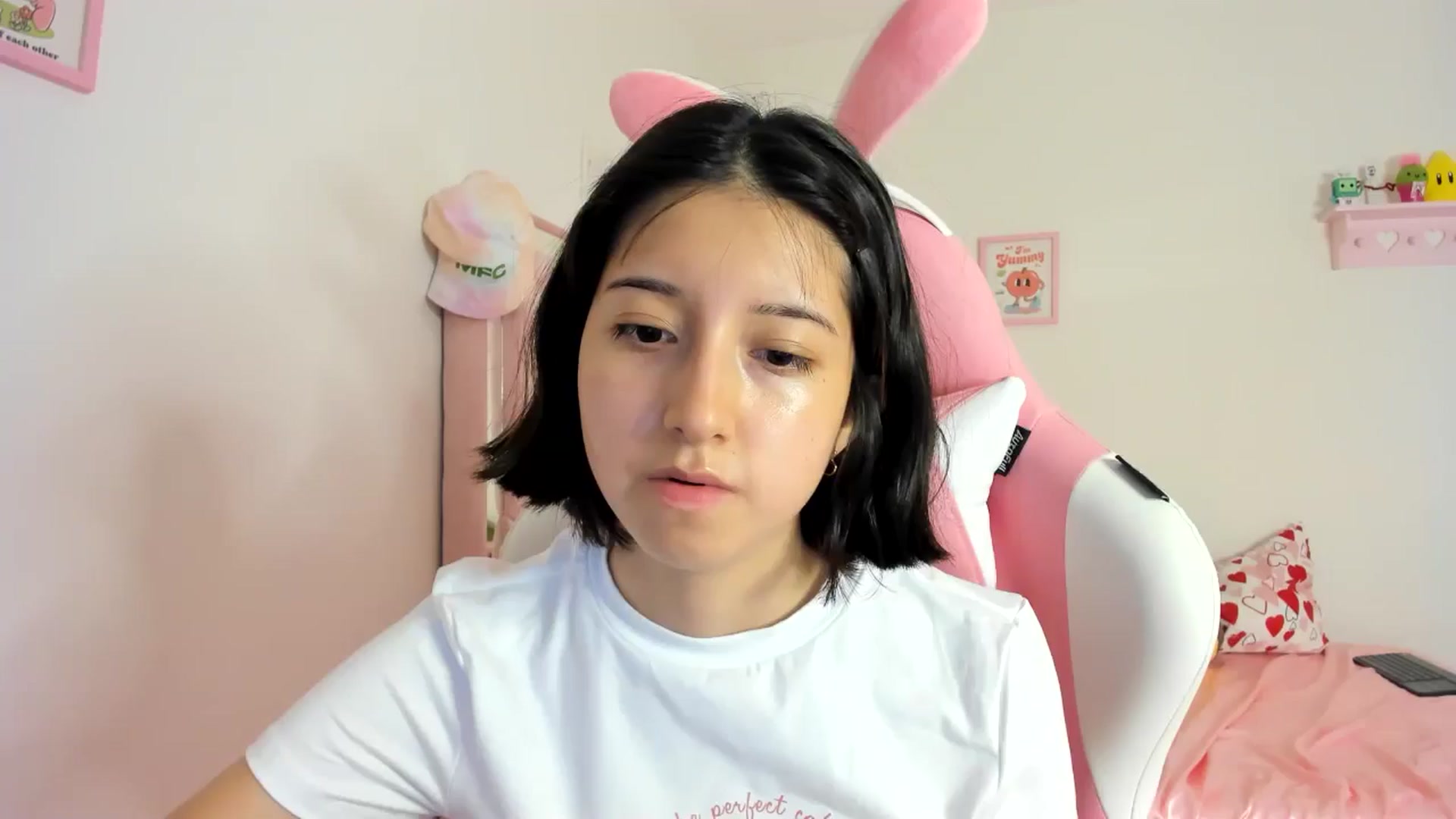 Gallery image thumbnail from Cherrycute666's myfreecams stream on, 06/10/2024, 02:19 image 2 of 20