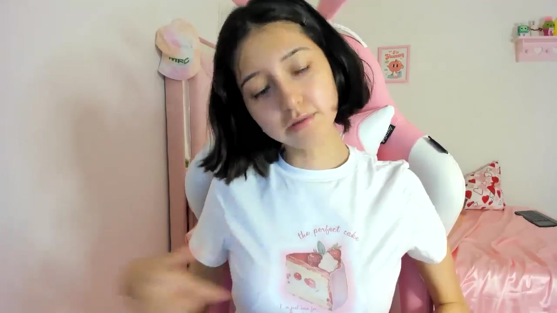 Gallery image thumbnail from Cherrycute666's myfreecams stream on, 06/10/2024, 02:19 image 6 of 20