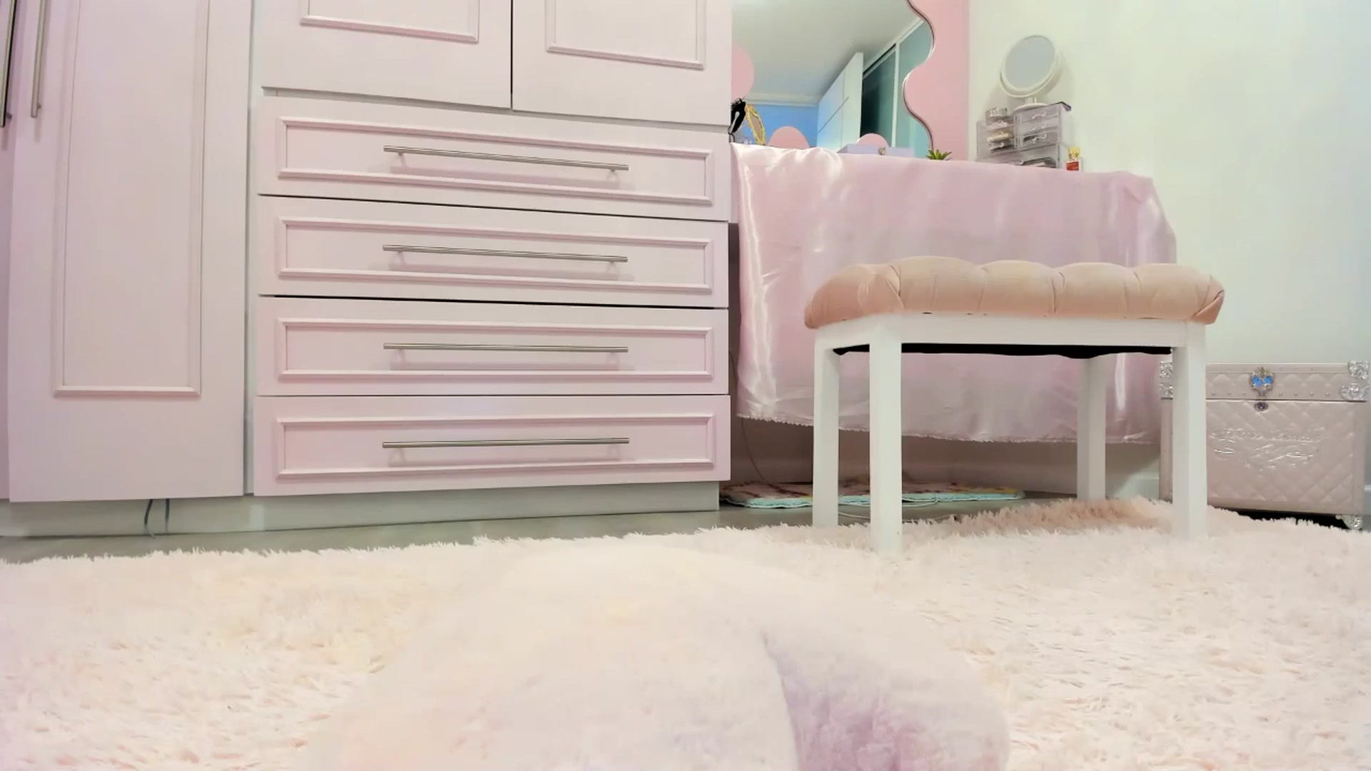Gallery image thumbnail from Cherrycute666's myfreecams stream on, 06/10/2024, 07:37 image 17 of 20
