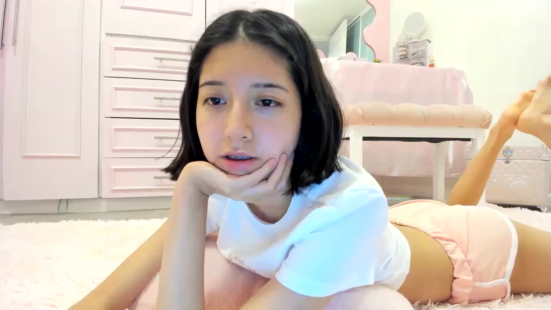 Gallery image thumbnail from Cherrycute666's myfreecams stream on, 06/10/2024, 07:37 image 16 of 20
