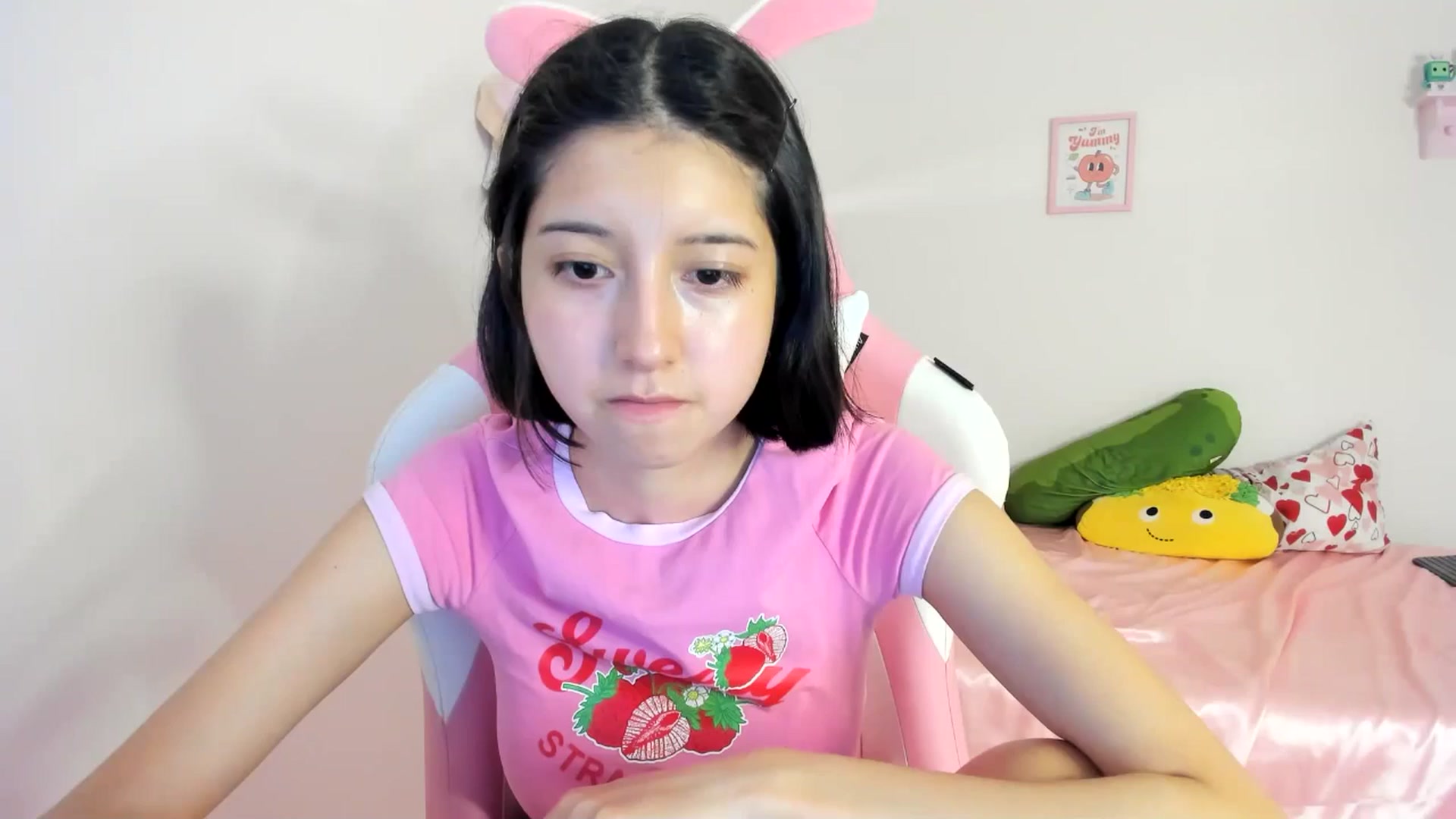 Gallery image thumbnail from Cherrycute666's myfreecams stream on, 06/11/2024, 02:07 image 9 of 20