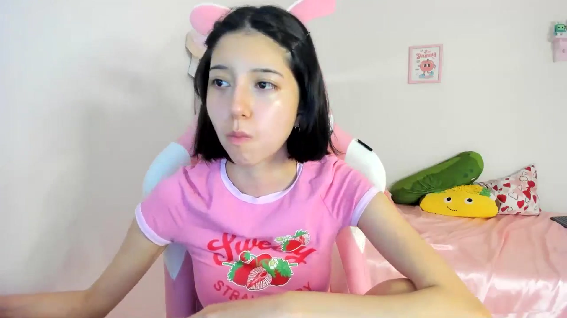 Gallery image thumbnail from Cherrycute666's myfreecams stream on, 06/11/2024, 02:07 image 8 of 20