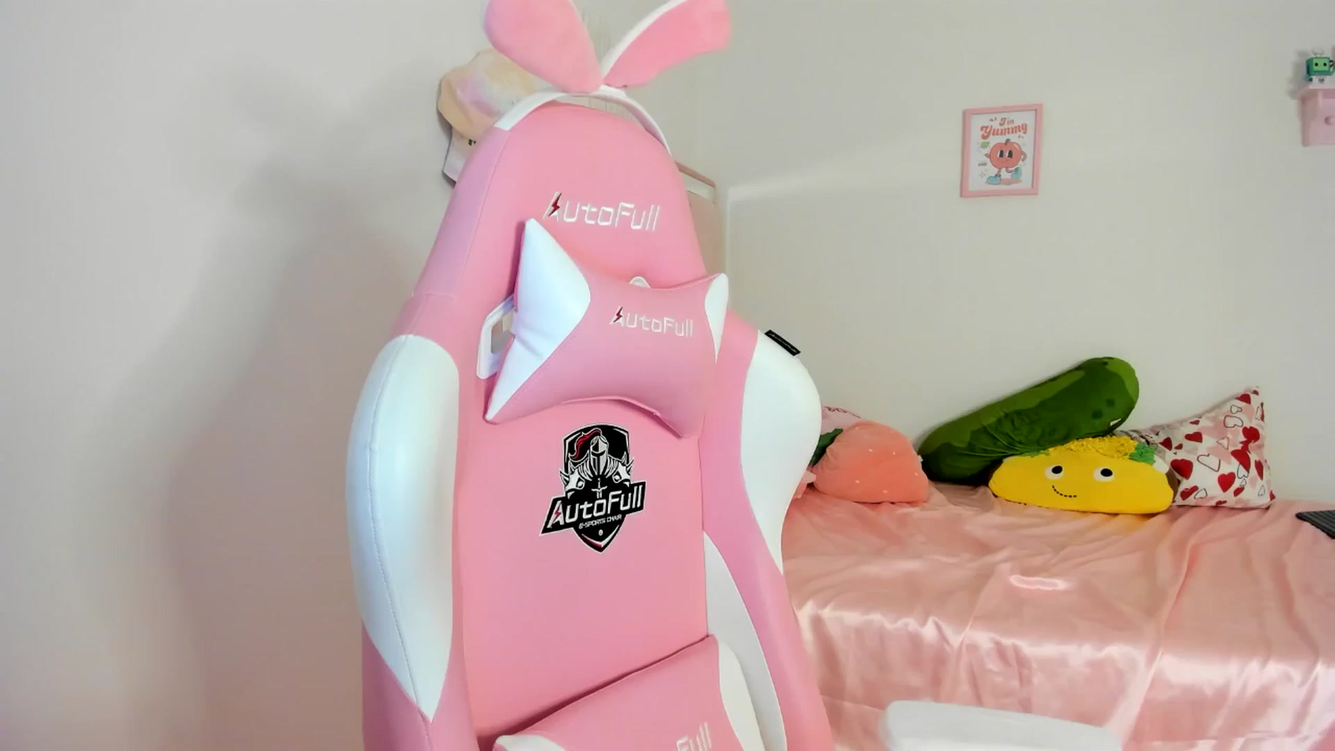 Gallery image thumbnail from Cherrycute666's myfreecams stream on, 06/11/2024, 02:07 image 7 of 20