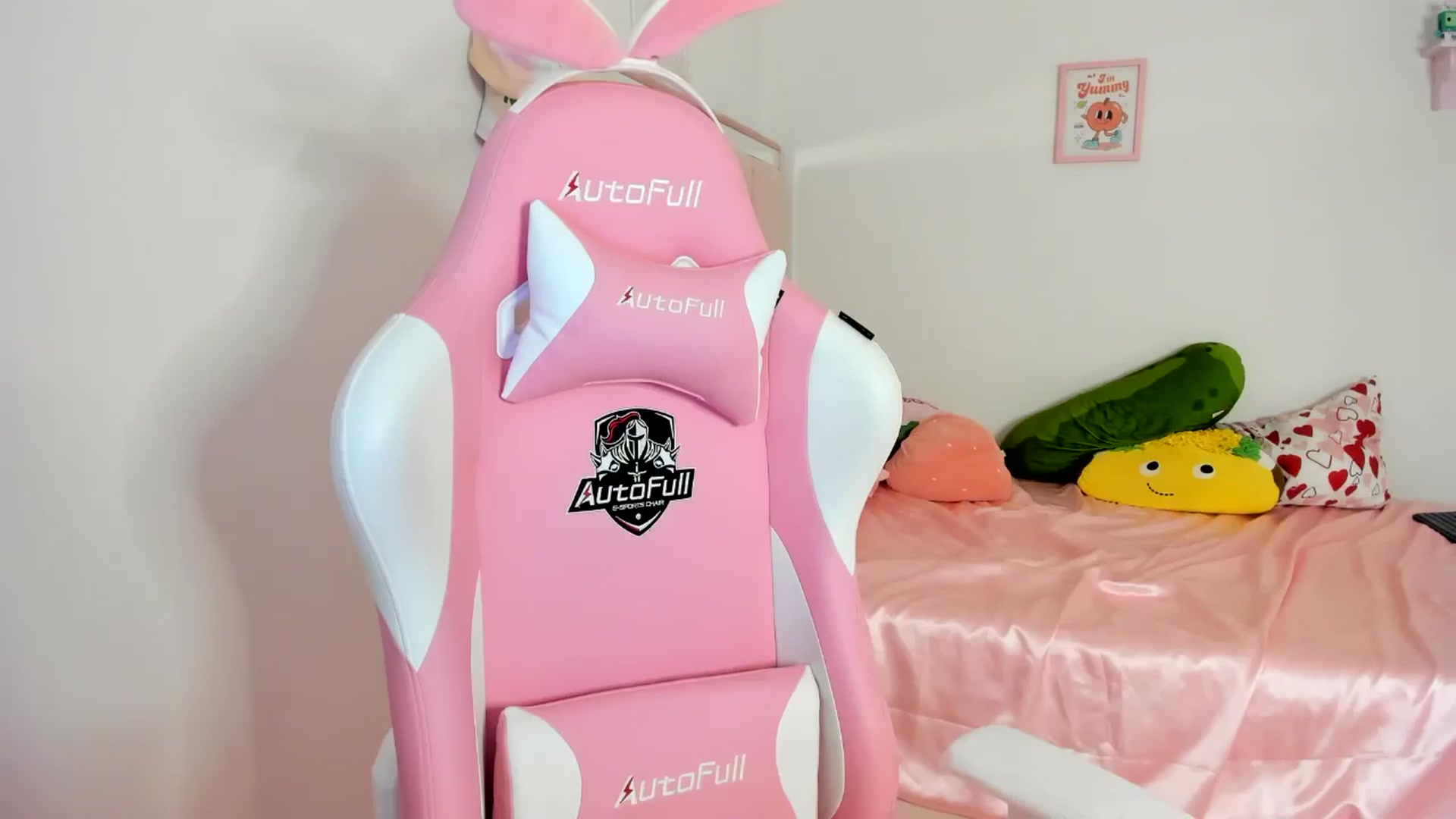 Gallery image thumbnail from Cherrycute666's myfreecams stream on, 06/11/2024, 02:07 image 12 of 20