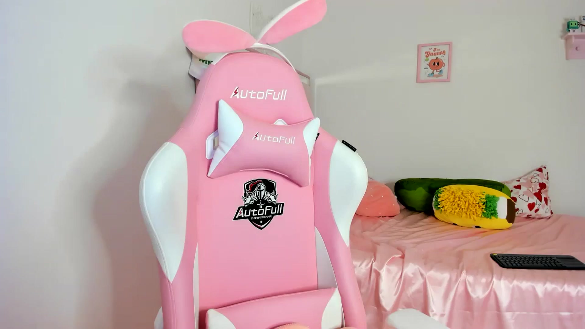 Gallery image thumbnail from Cherrycute666's myfreecams stream on, 06/11/2024, 05:02 image 18 of 20