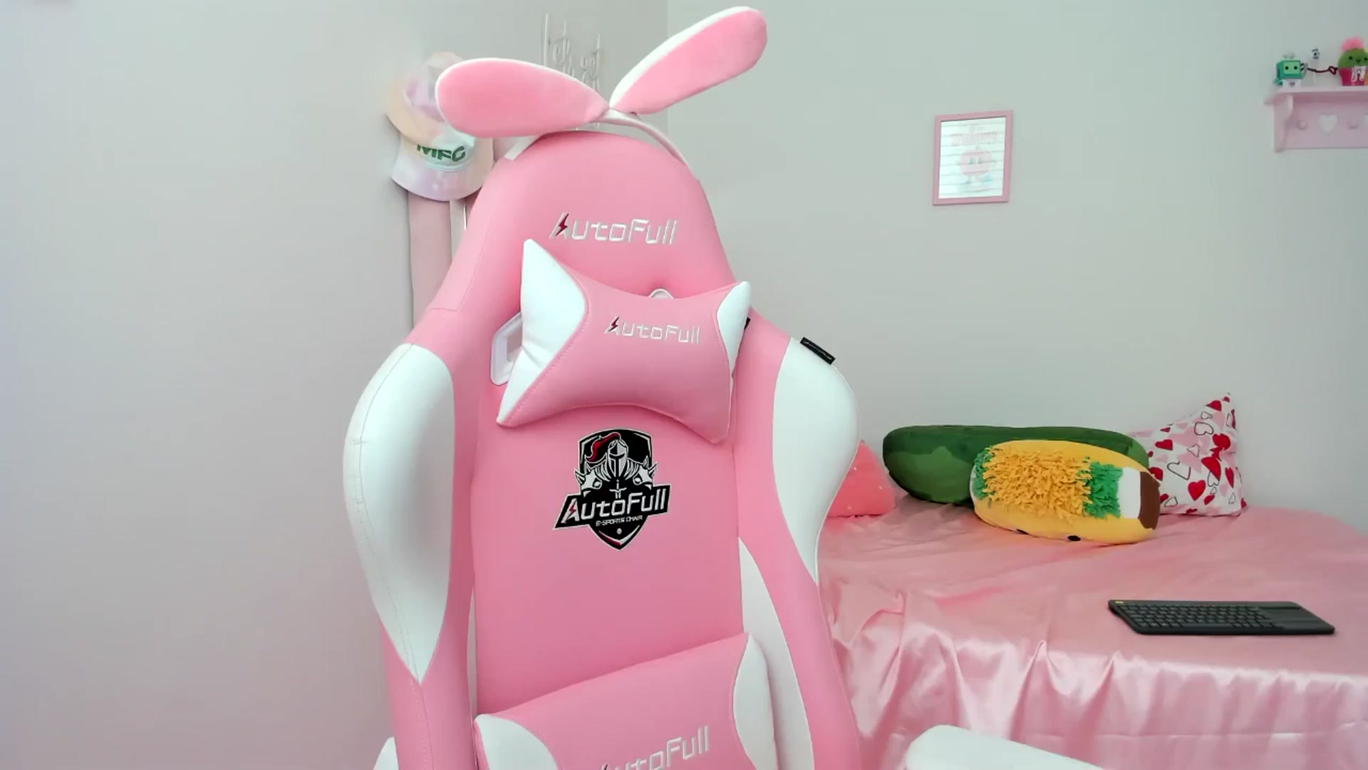 Gallery image thumbnail from Cherrycute666's myfreecams stream on, 06/11/2024, 18:14 image 20 of 20