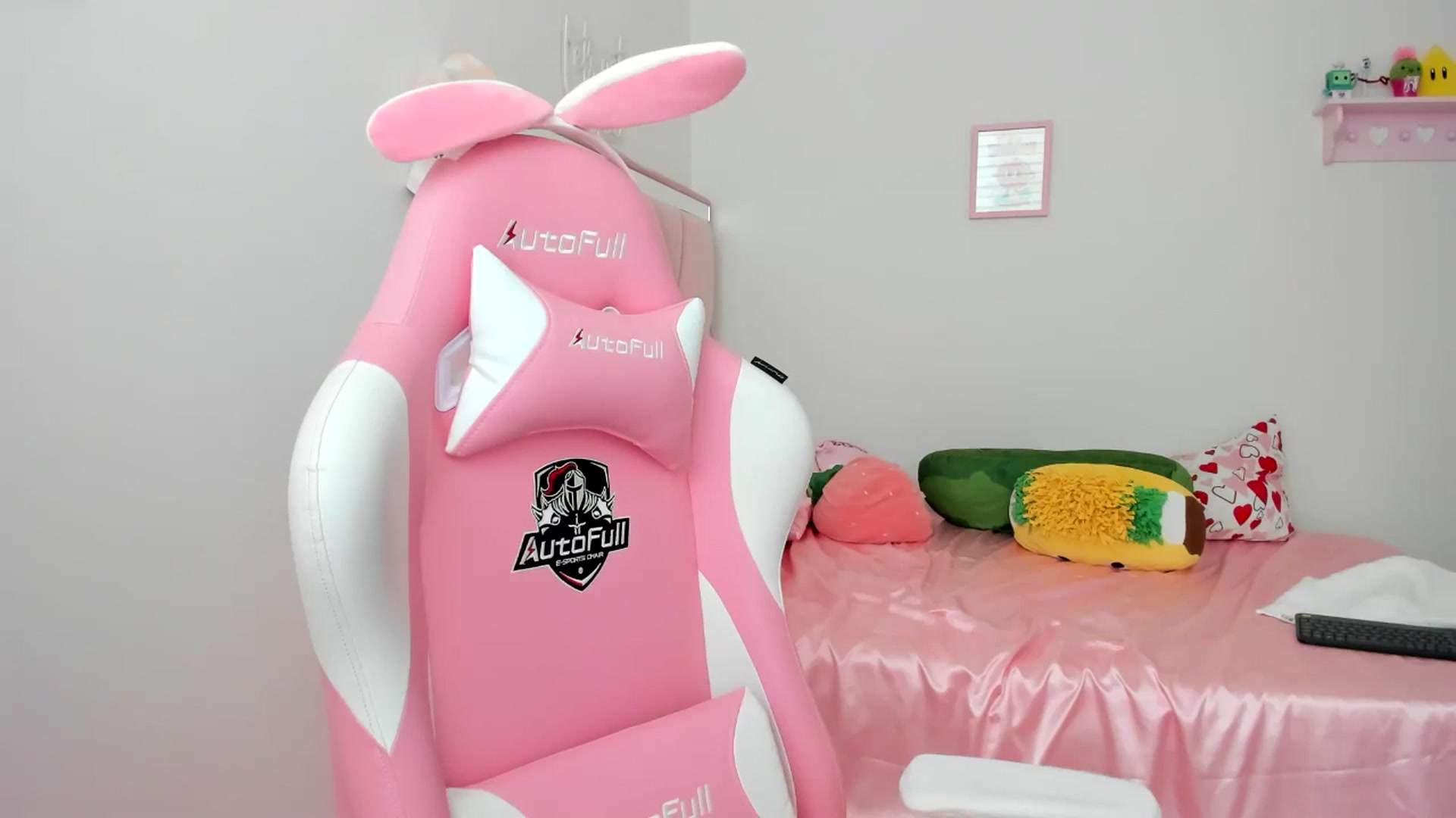 Gallery image thumbnail from Cherrycute666's myfreecams stream on, 06/12/2024, 24:01 image 8 of 20