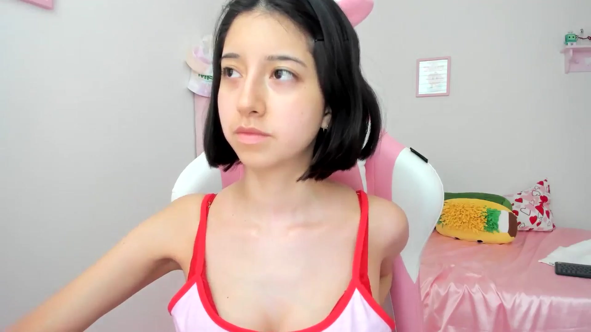 Gallery image thumbnail from Cherrycute666's myfreecams stream on, 06/12/2024, 24:01 image 12 of 20