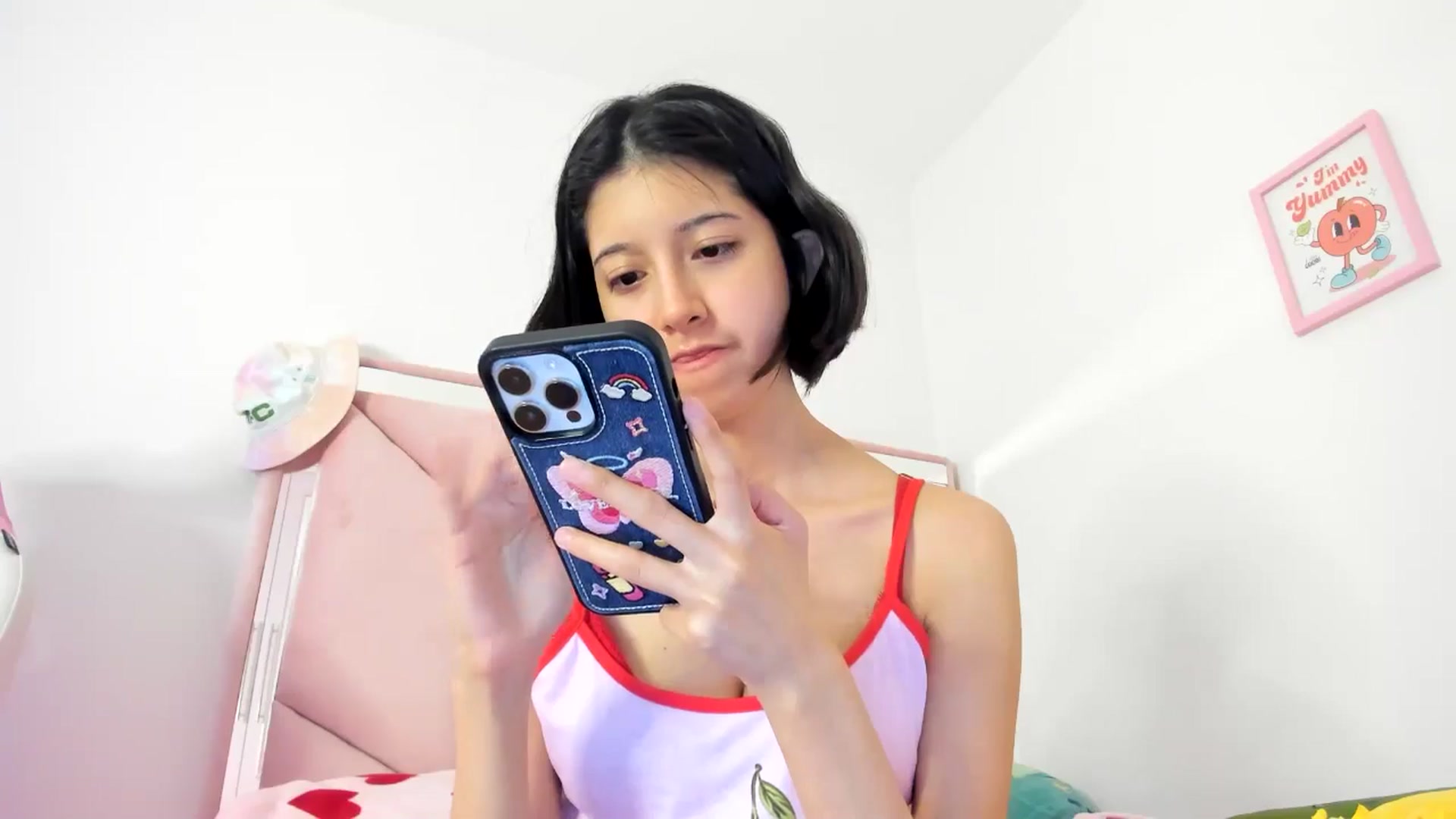 Gallery image thumbnail from Cherrycute666's myfreecams stream on, 06/12/2024, 24:58 image 16 of 20