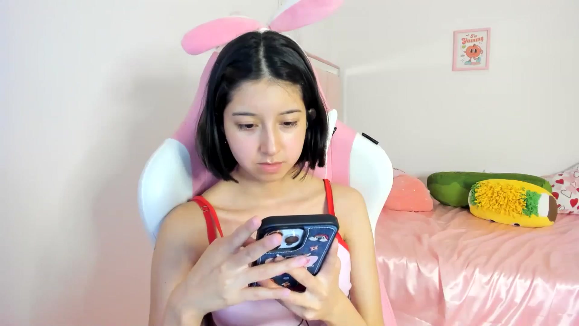 Gallery image thumbnail from Cherrycute666's myfreecams stream on, 06/12/2024, 03:26 image 17 of 20