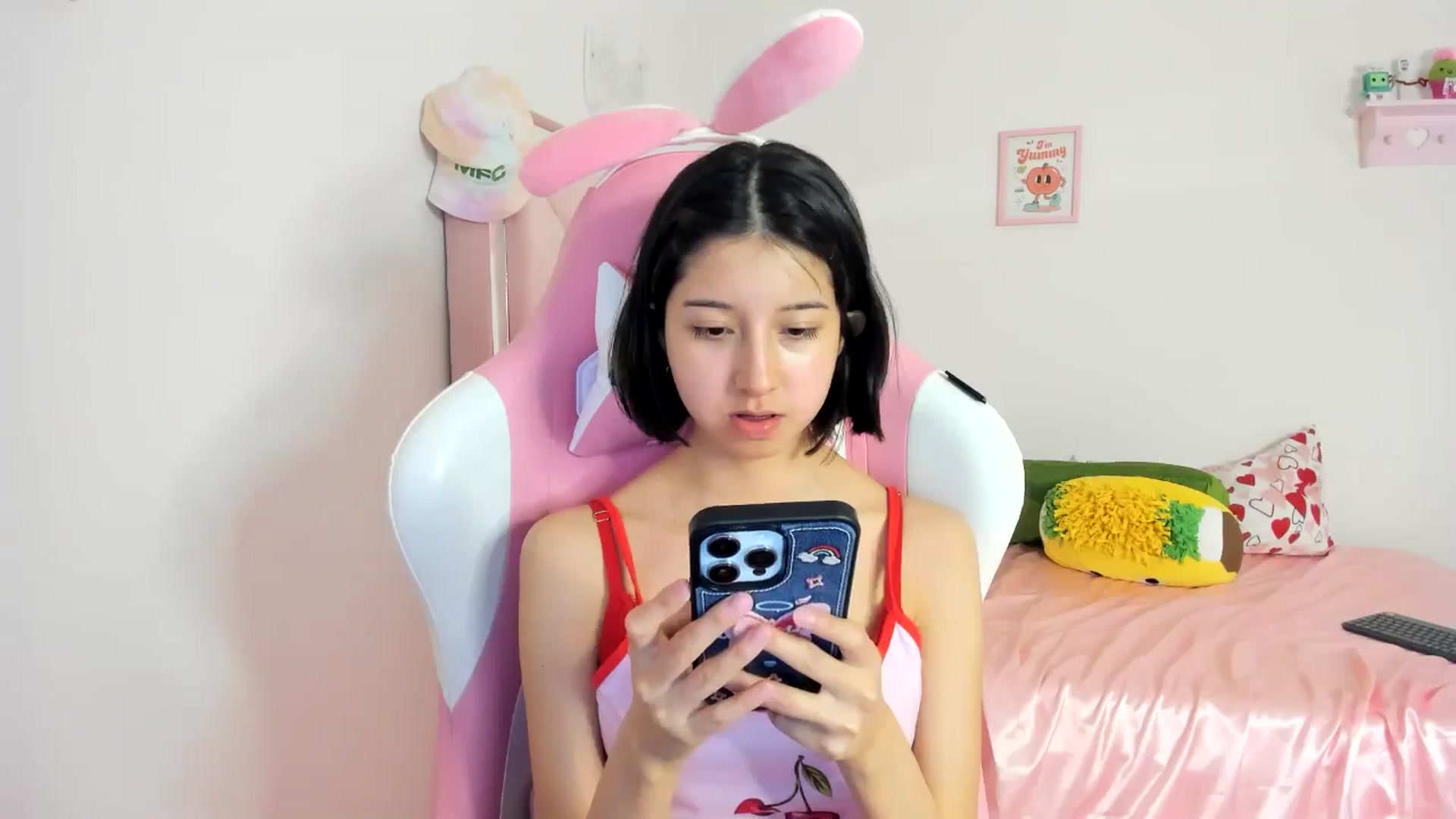 Gallery image thumbnail from Cherrycute666's myfreecams stream on, 06/12/2024, 03:26 image 3 of 20