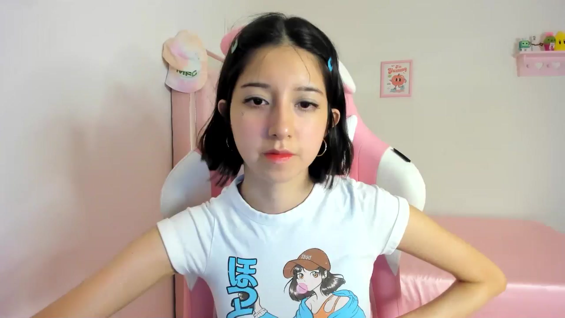 Gallery image thumbnail from Cherrycute666's myfreecams stream on, 06/13/2024, 09:25 image 1 of 20