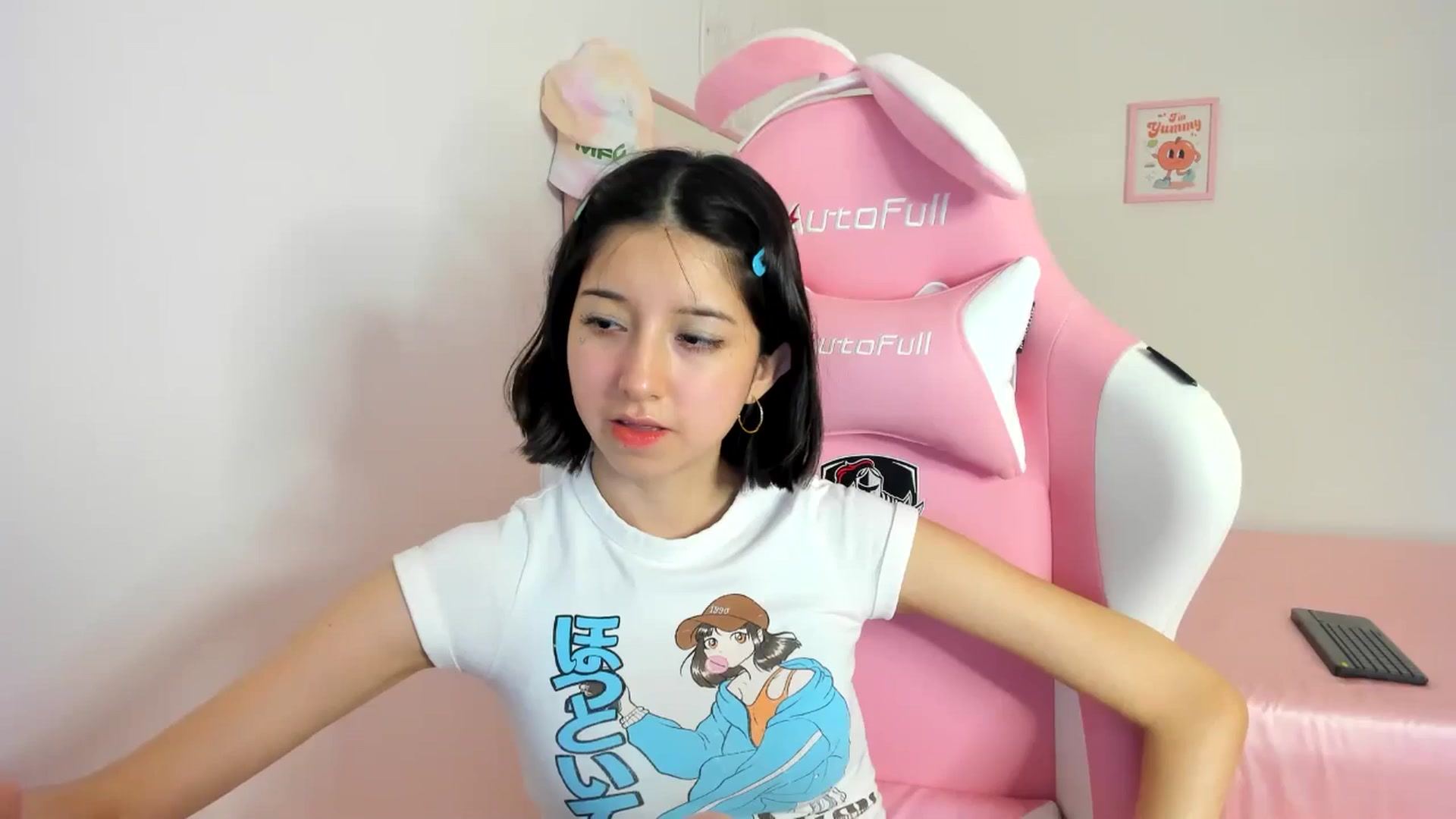 Gallery image thumbnail from Cherrycute666's myfreecams stream on, 06/13/2024, 09:25 image 3 of 20