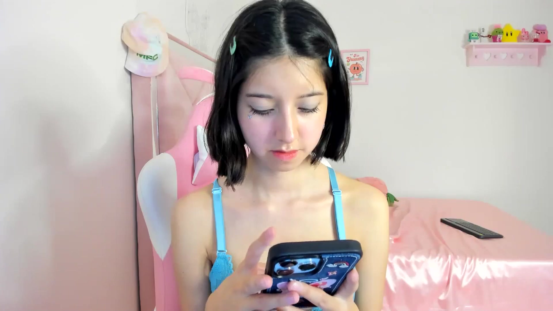 Gallery image thumbnail from Cherrycute666's myfreecams stream on, 06/13/2024, 09:25 image 9 of 20