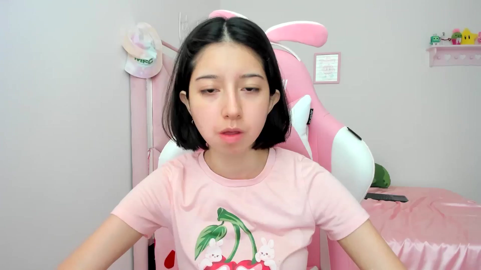 Gallery image thumbnail from Cherrycute666's myfreecams stream on, 06/13/2024, 23:36 image 2 of 20