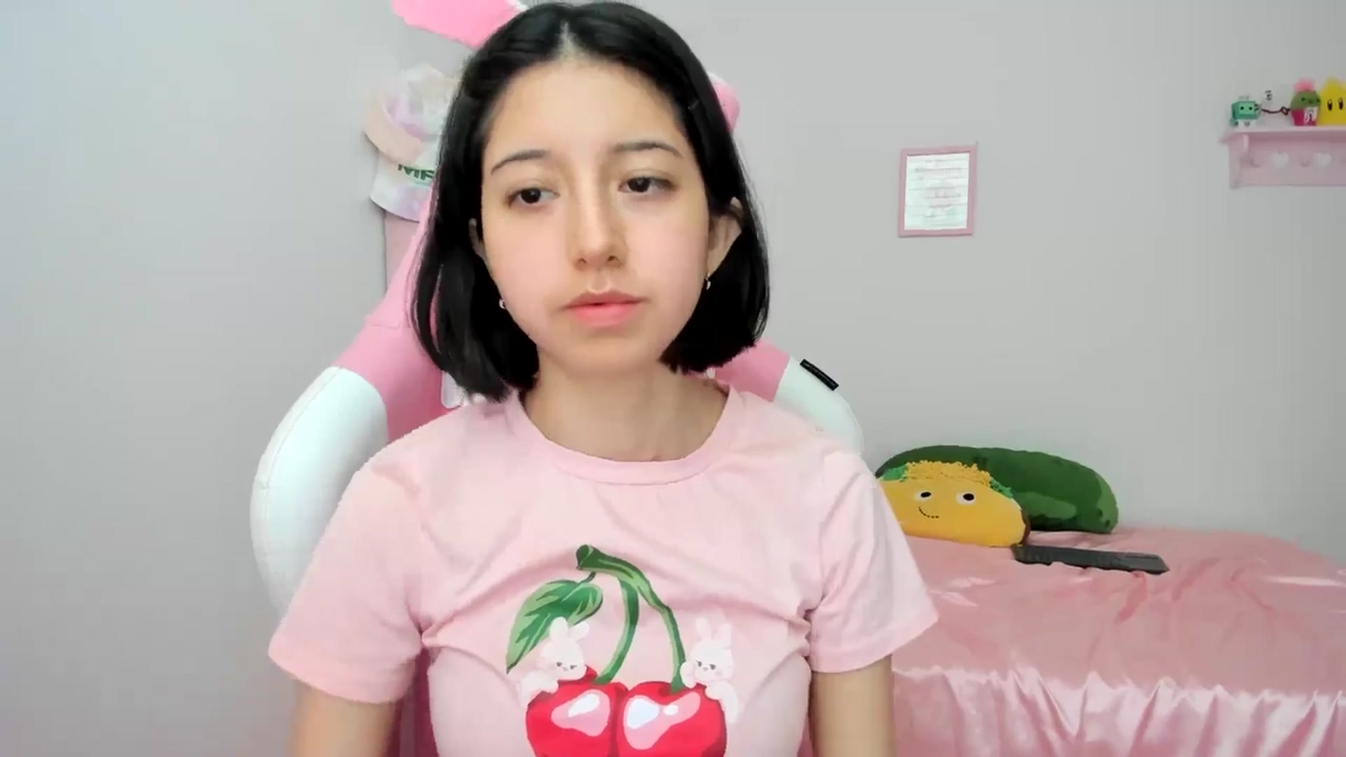 Gallery image thumbnail from Cherrycute666's myfreecams stream on, 06/13/2024, 23:36 image 15 of 20