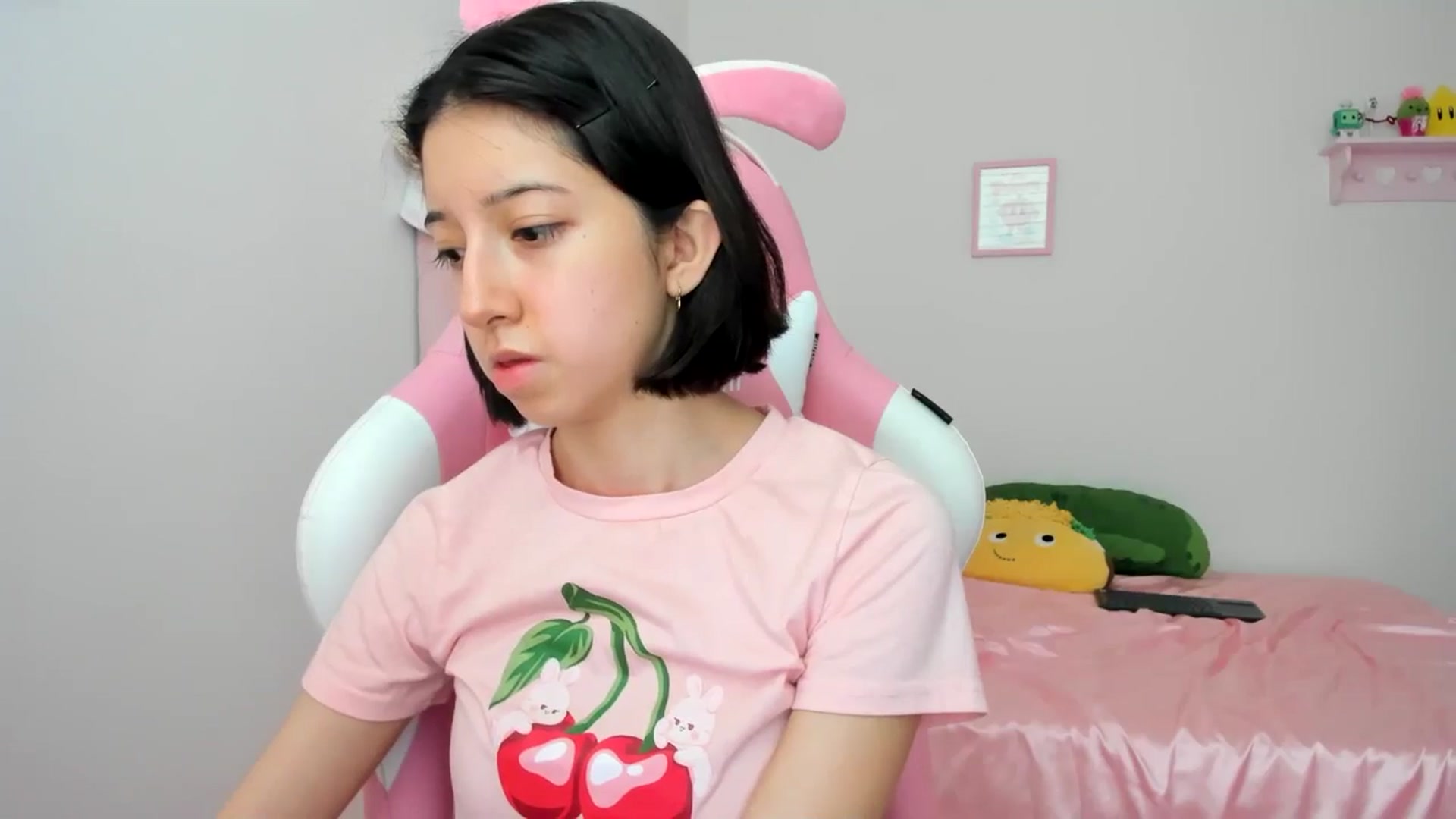 Gallery image thumbnail from Cherrycute666's myfreecams stream on, 06/13/2024, 23:36 image 11 of 20