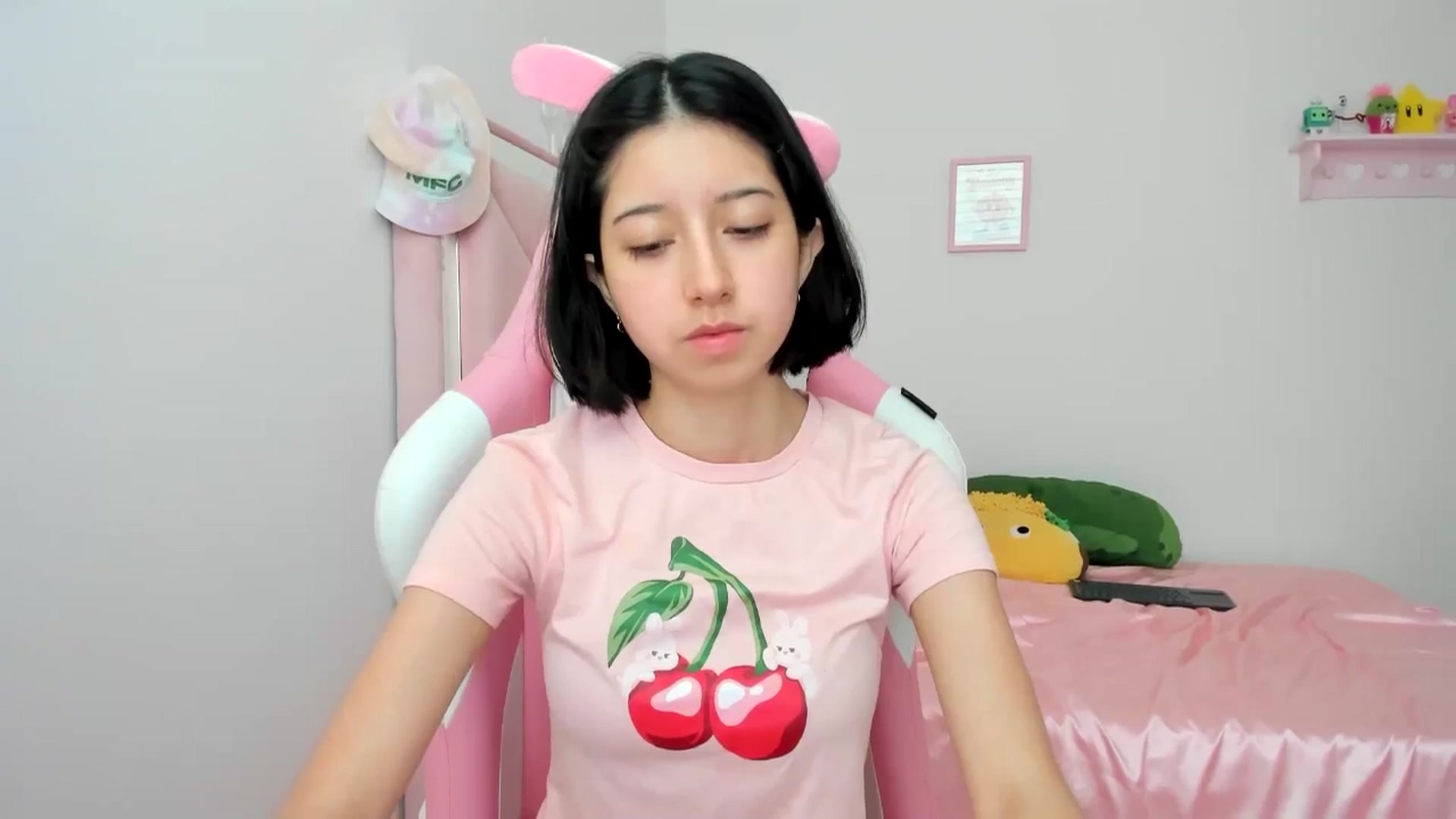 Gallery image thumbnail from Cherrycute666's myfreecams stream on, 06/13/2024, 23:36 image 8 of 20