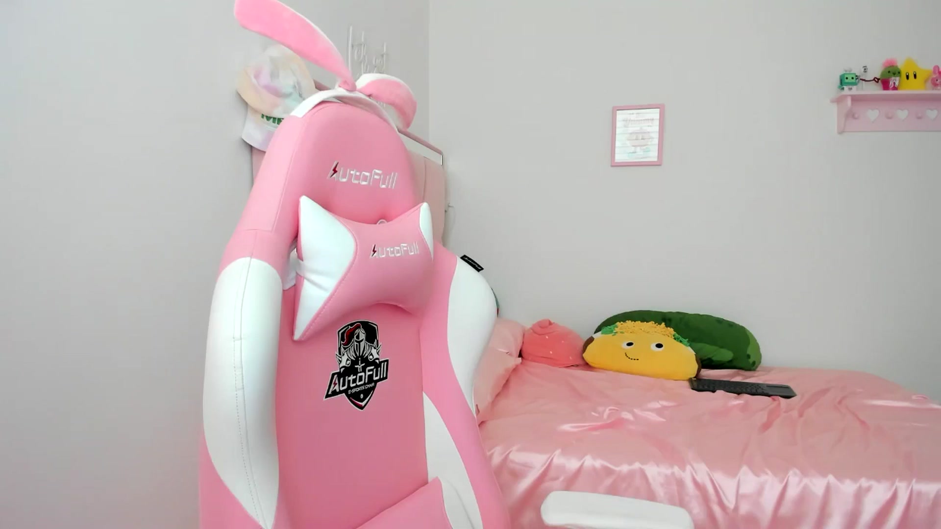 Gallery image thumbnail from Cherrycute666's myfreecams stream on, 06/13/2024, 23:36 image 9 of 20