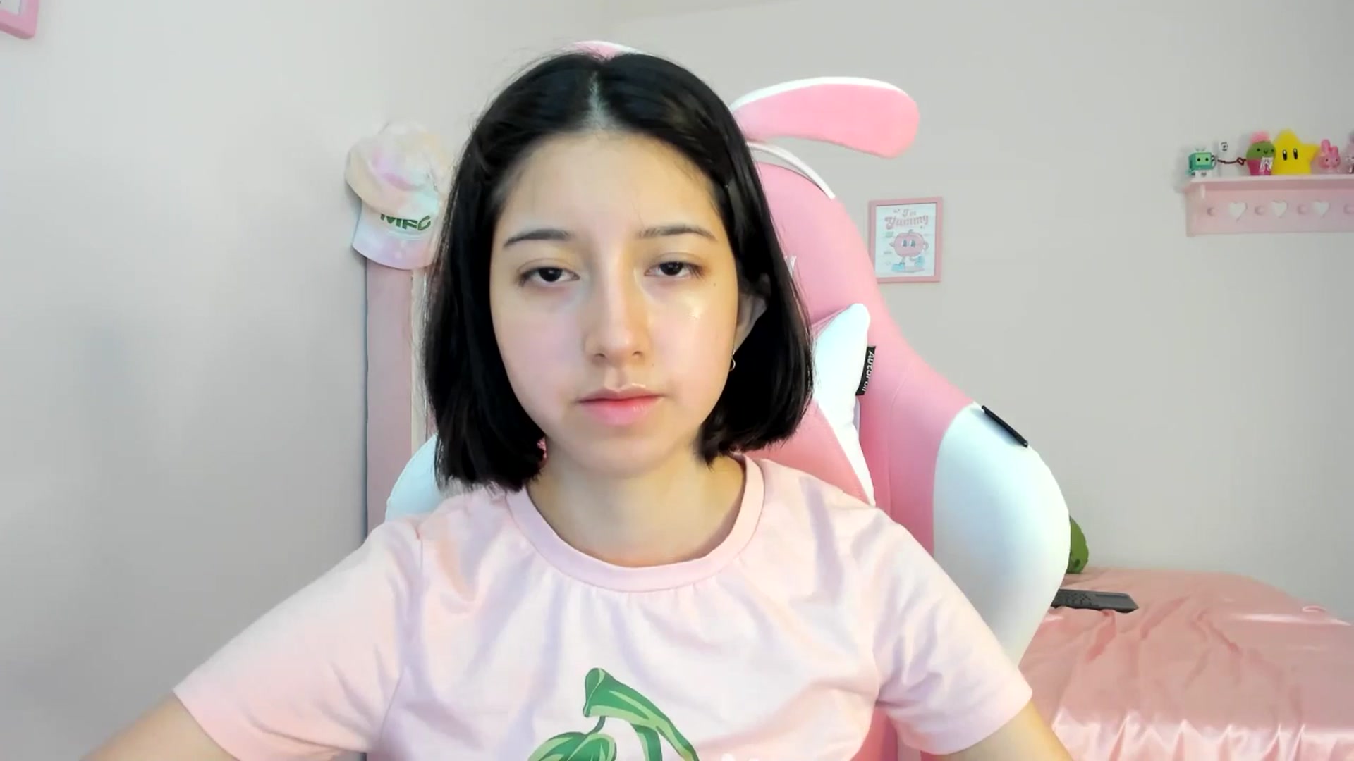 Gallery image thumbnail from Cherrycute666's myfreecams stream on, 06/14/2024, 02:03 image 4 of 20