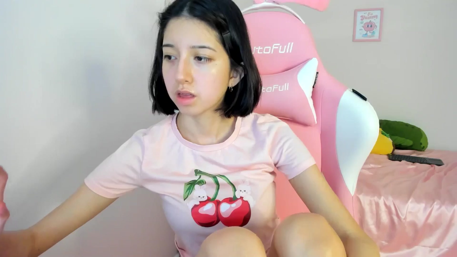 Gallery image thumbnail from Cherrycute666's myfreecams stream on, 06/14/2024, 02:03 image 7 of 20