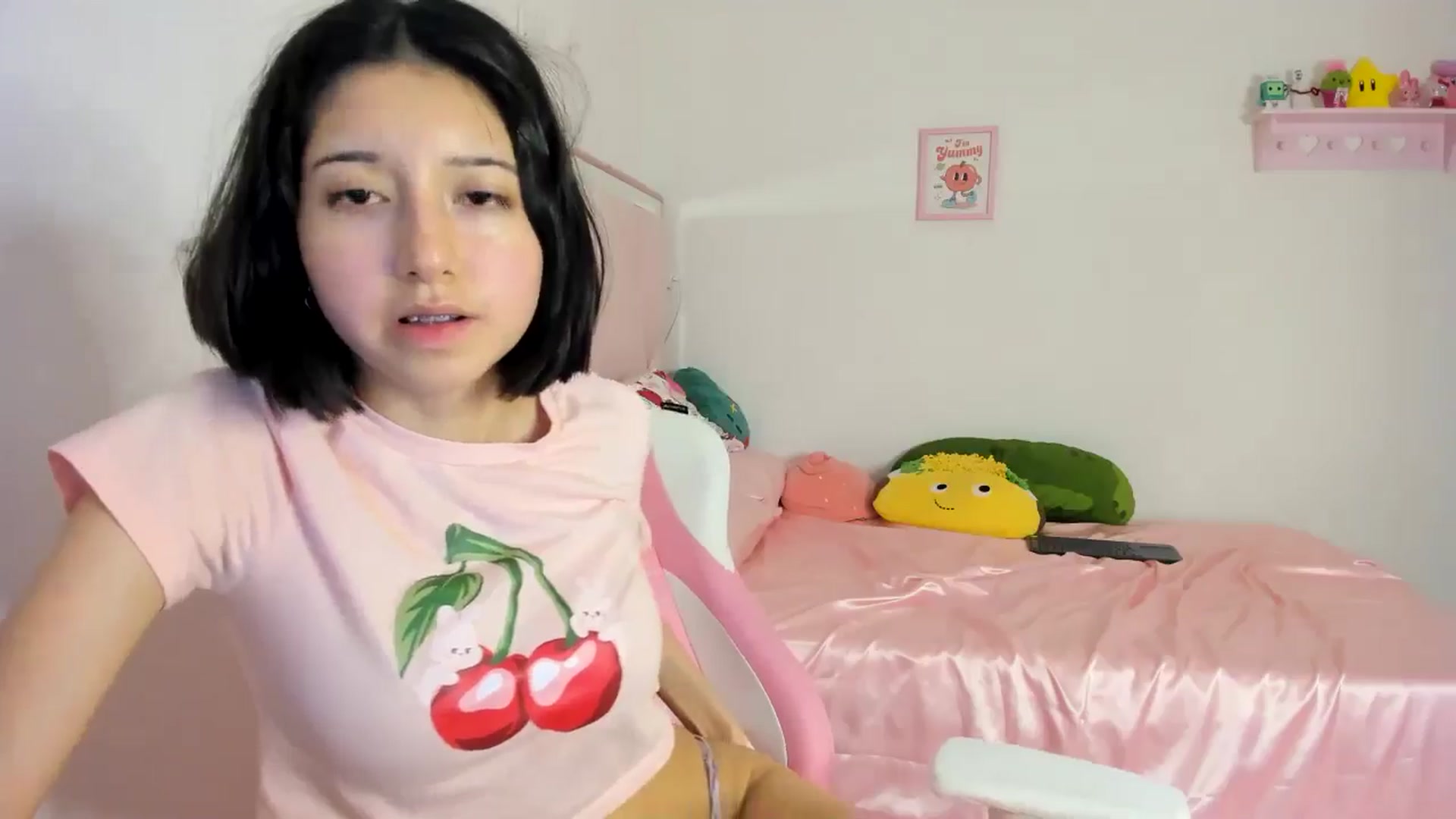 Gallery image thumbnail from Cherrycute666's myfreecams stream on, 06/14/2024, 02:03 image 16 of 20