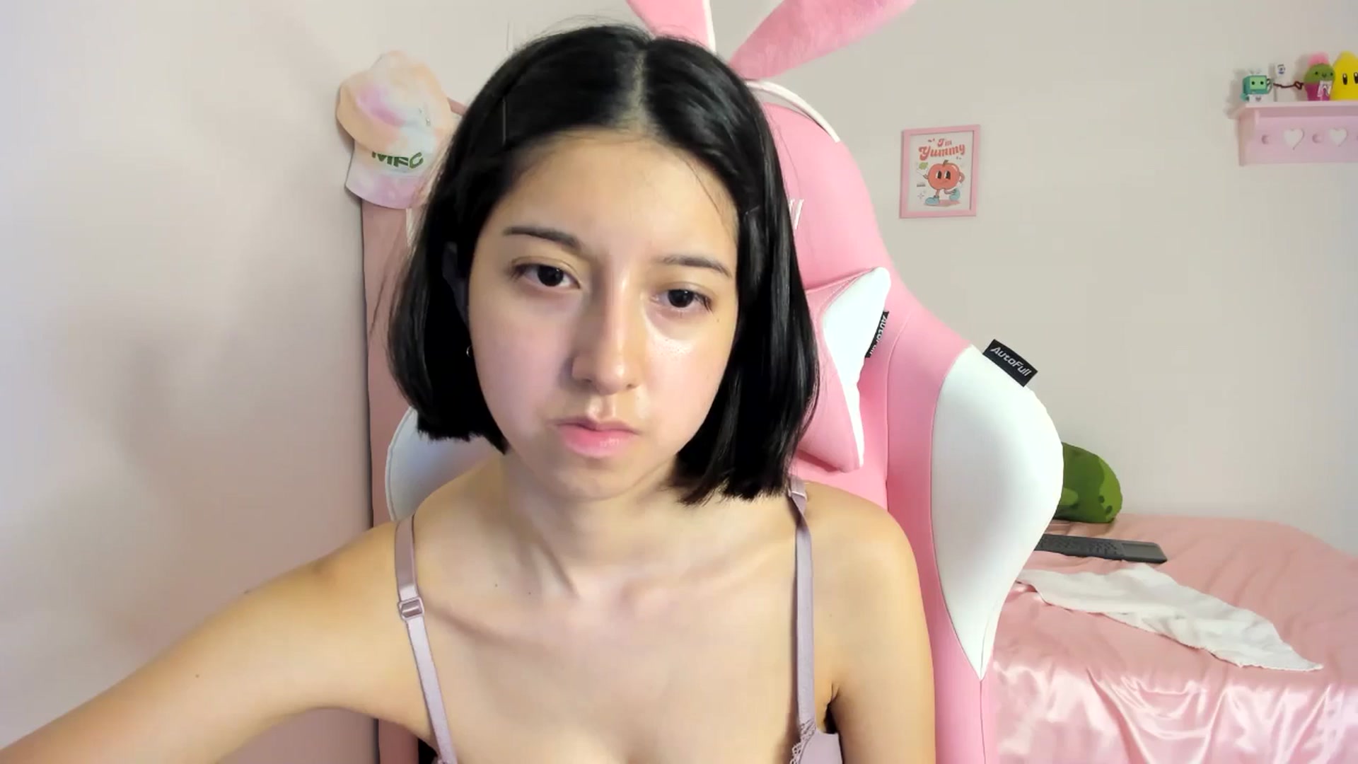 Gallery image thumbnail from Cherrycute666's myfreecams stream on, 06/14/2024, 09:04 image 11 of 20