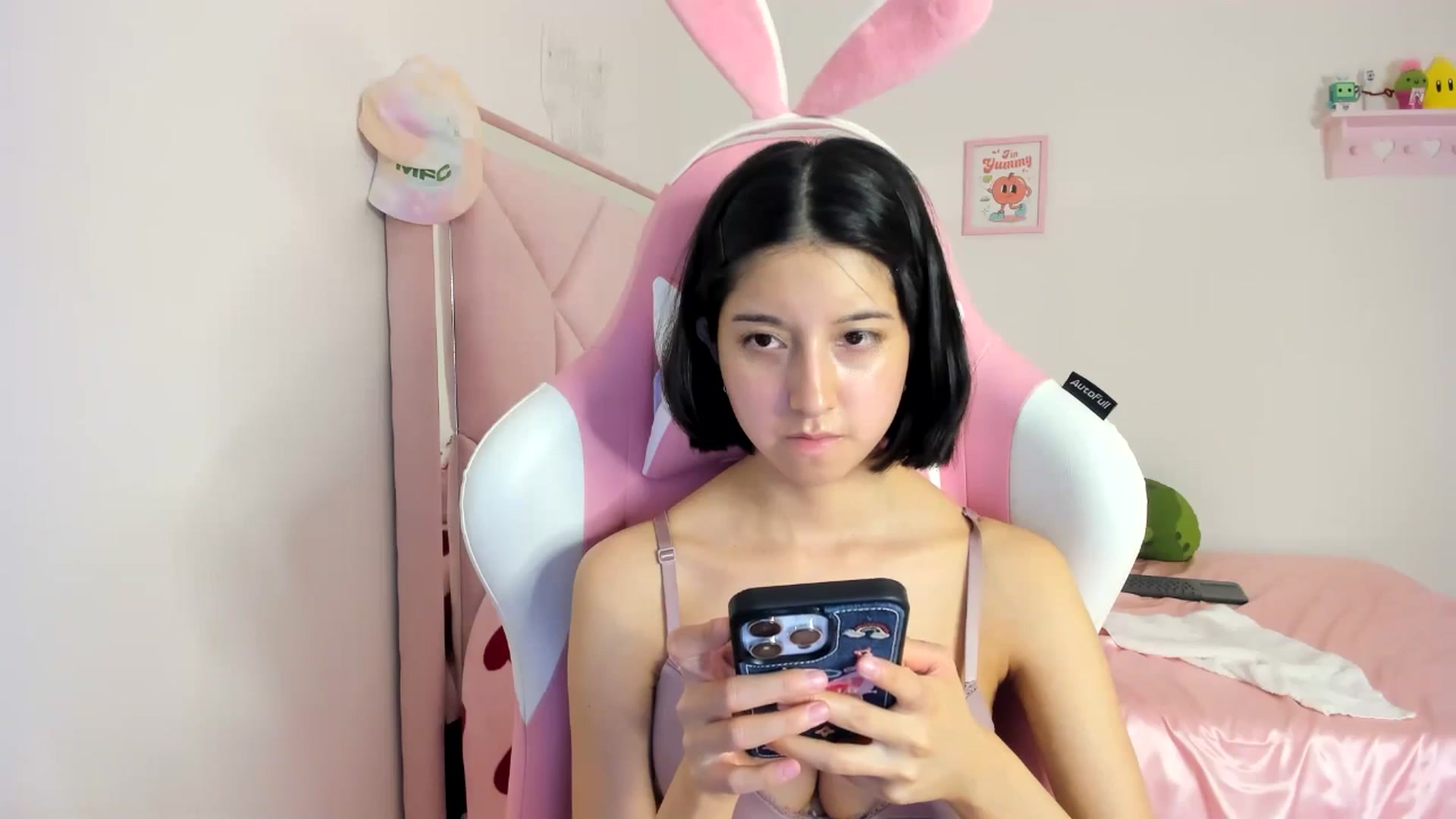 Gallery image thumbnail from Cherrycute666's myfreecams stream on, 06/14/2024, 09:04 image 9 of 20