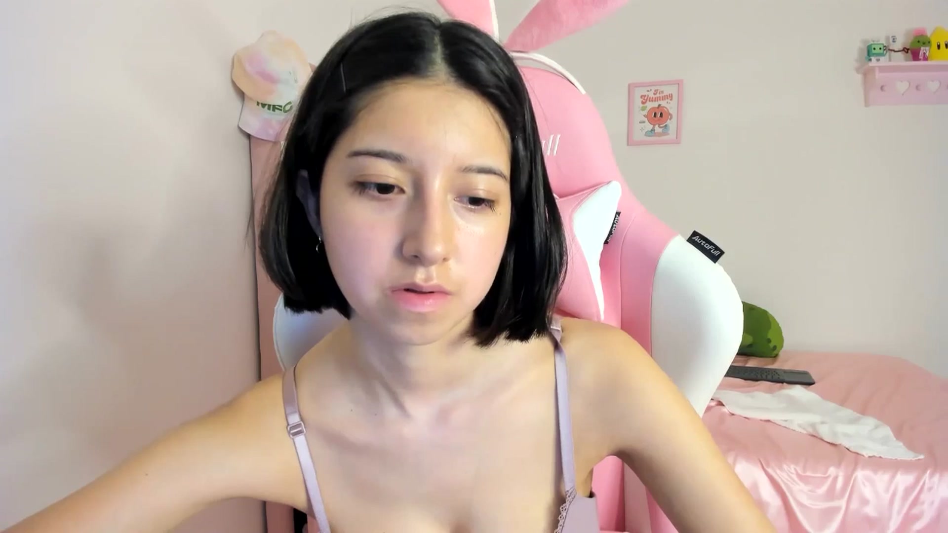 Gallery image thumbnail from Cherrycute666's myfreecams stream on, 06/14/2024, 09:04 image 10 of 20