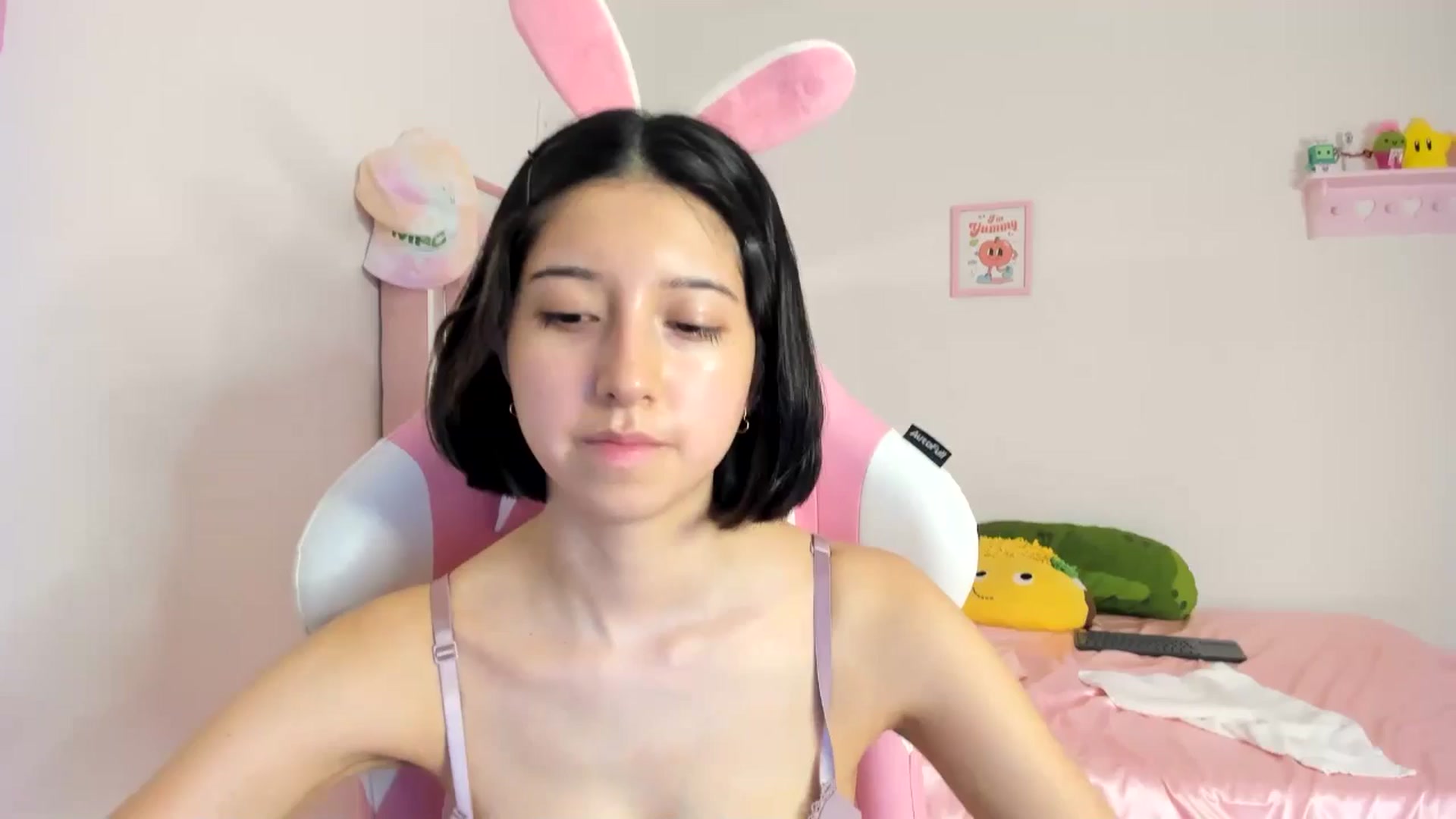 Gallery image thumbnail from Cherrycute666's myfreecams stream on, 06/14/2024, 09:04 image 1 of 20