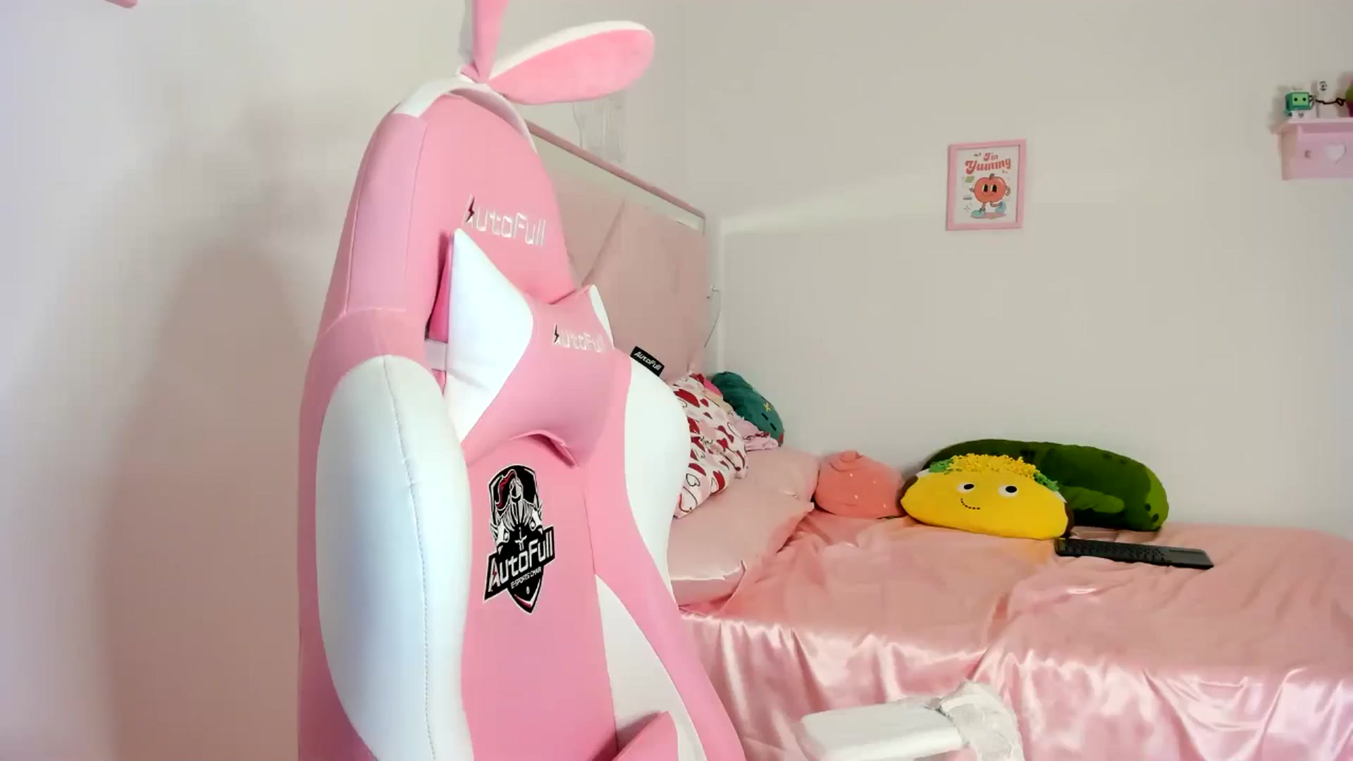 Gallery image thumbnail from Cherrycute666's myfreecams stream on, 06/14/2024, 11:24 image 12 of 20