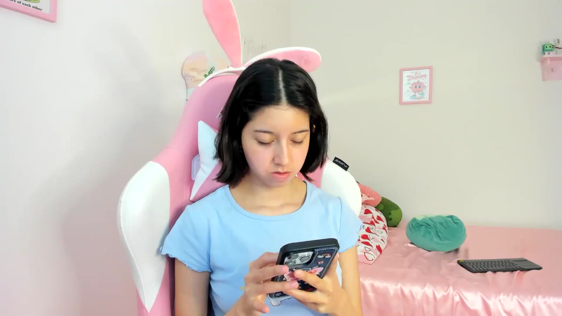 Gallery image thumbnail from Cherrycute666's myfreecams stream on, 06/15/2024, 23:54 image 16 of 20