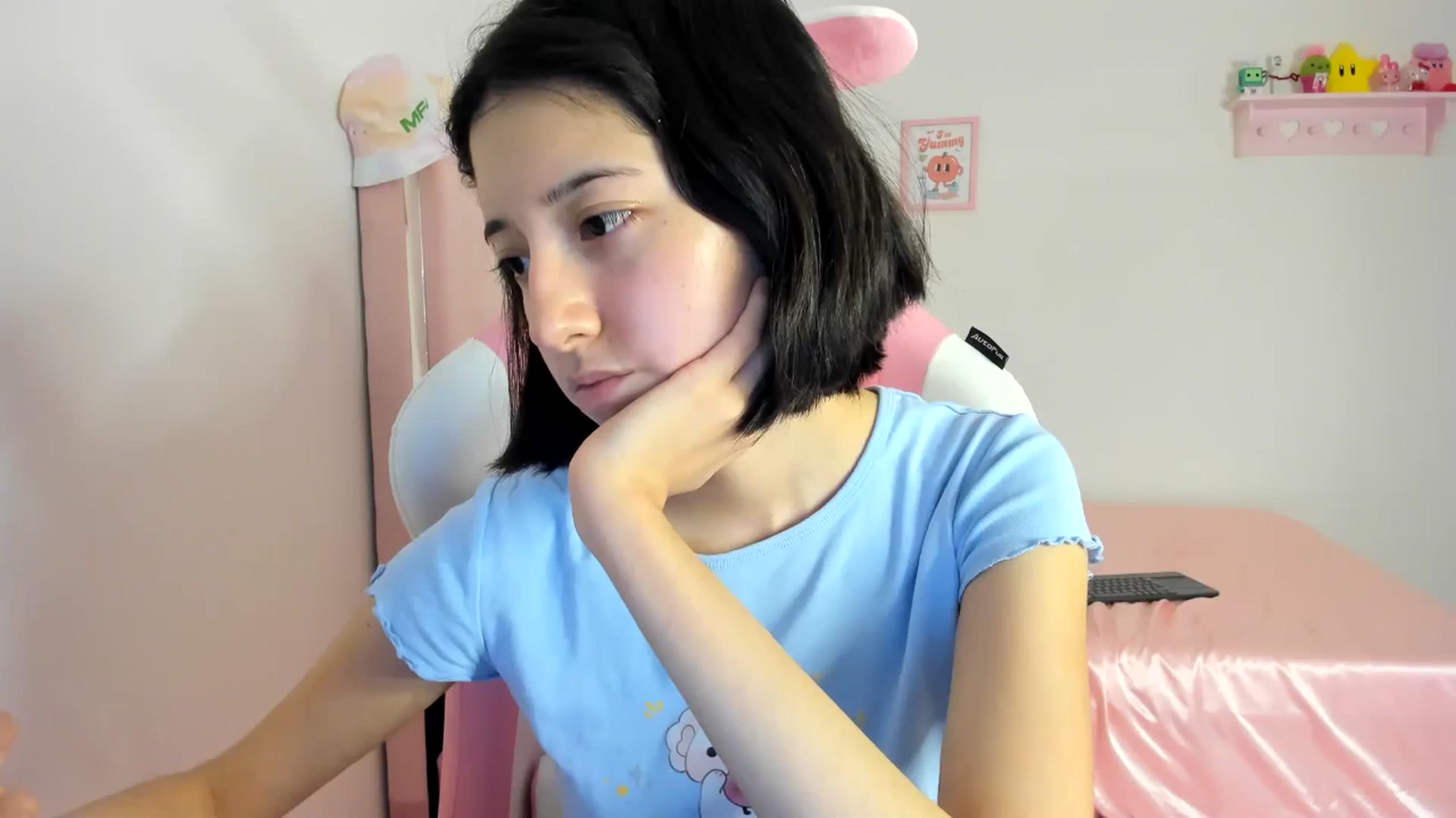 Gallery image thumbnail from Cherrycute666's myfreecams stream on, 06/16/2024, 02:01 image 7 of 20