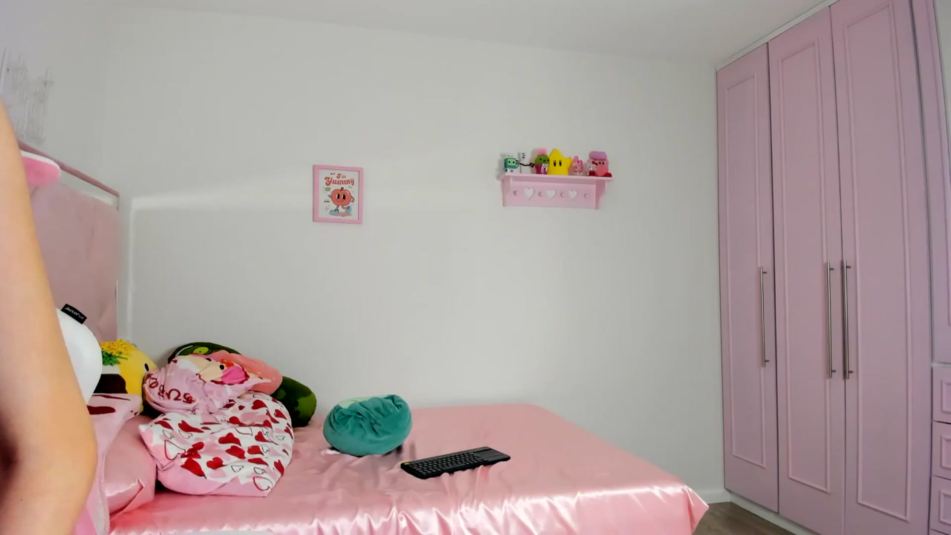 Gallery image thumbnail from Cherrycute666's myfreecams stream on, 06/16/2024, 02:01 image 16 of 20