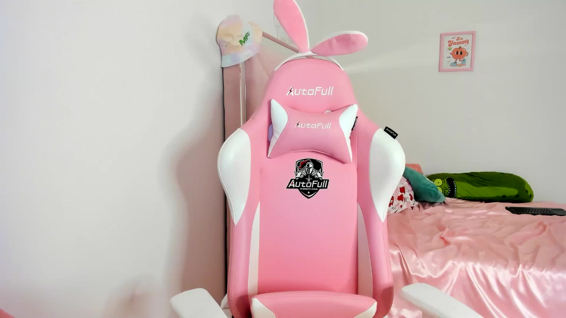 Gallery image thumbnail from Cherrycute666's myfreecams stream on, 06/16/2024, 11:50 image 17 of 20