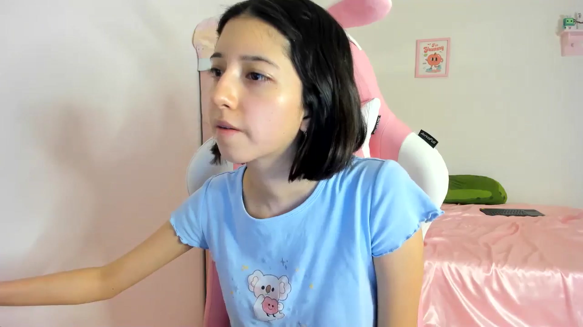 Gallery image thumbnail from Cherrycute666's myfreecams stream on, 06/16/2024, 11:50 image 16 of 20