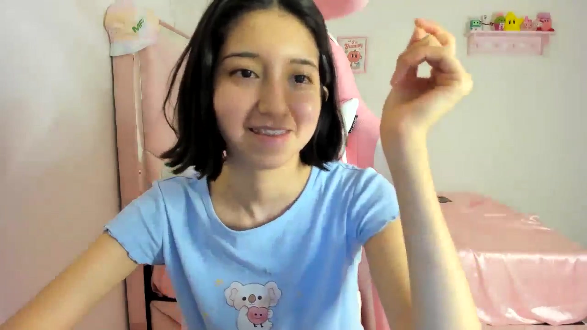 Gallery image thumbnail from Cherrycute666's myfreecams stream on, 06/16/2024, 11:50 image 3 of 20