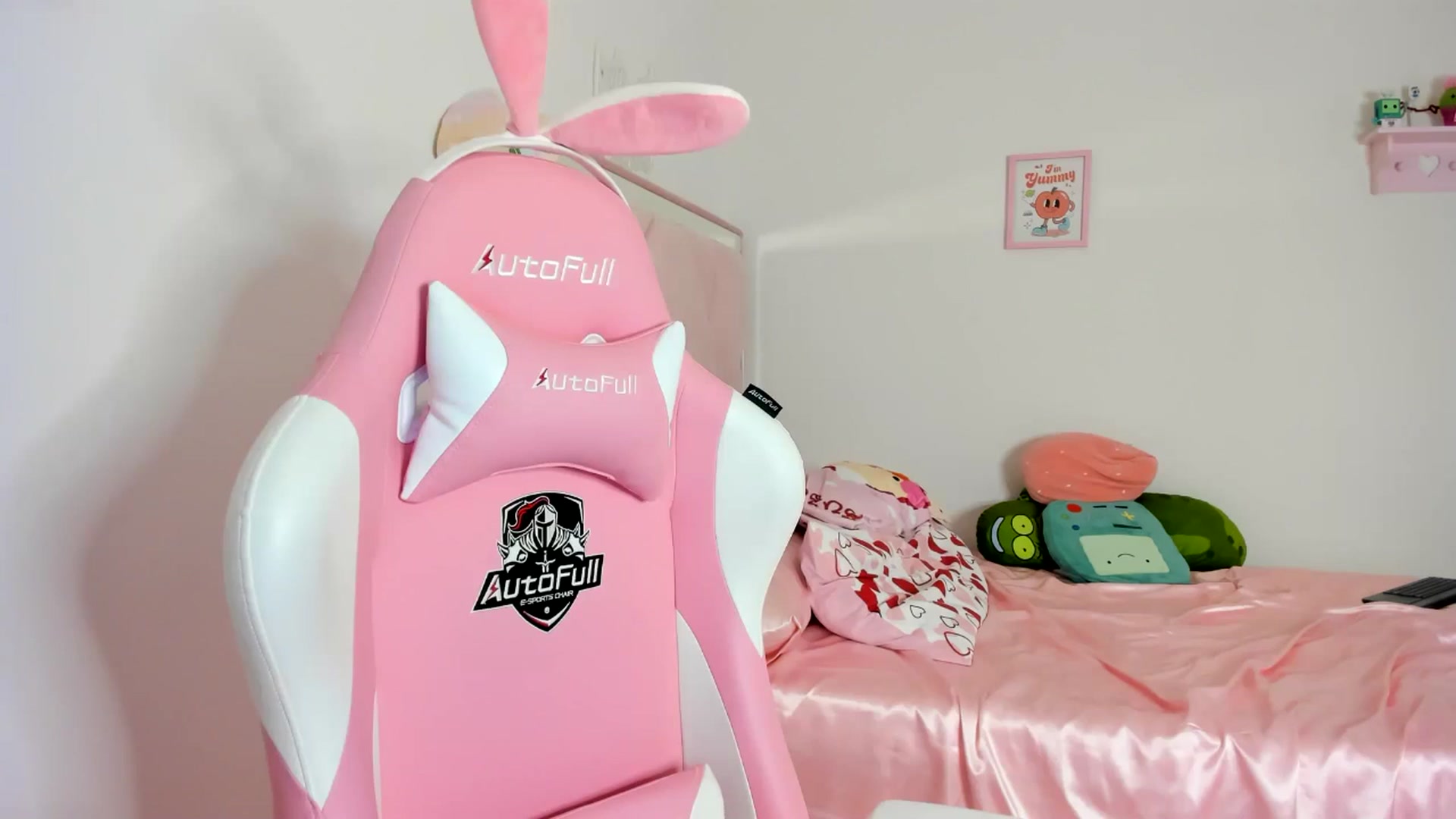 Gallery image thumbnail from Cherrycute666's myfreecams stream on, 06/16/2024, 11:50 image 1 of 20