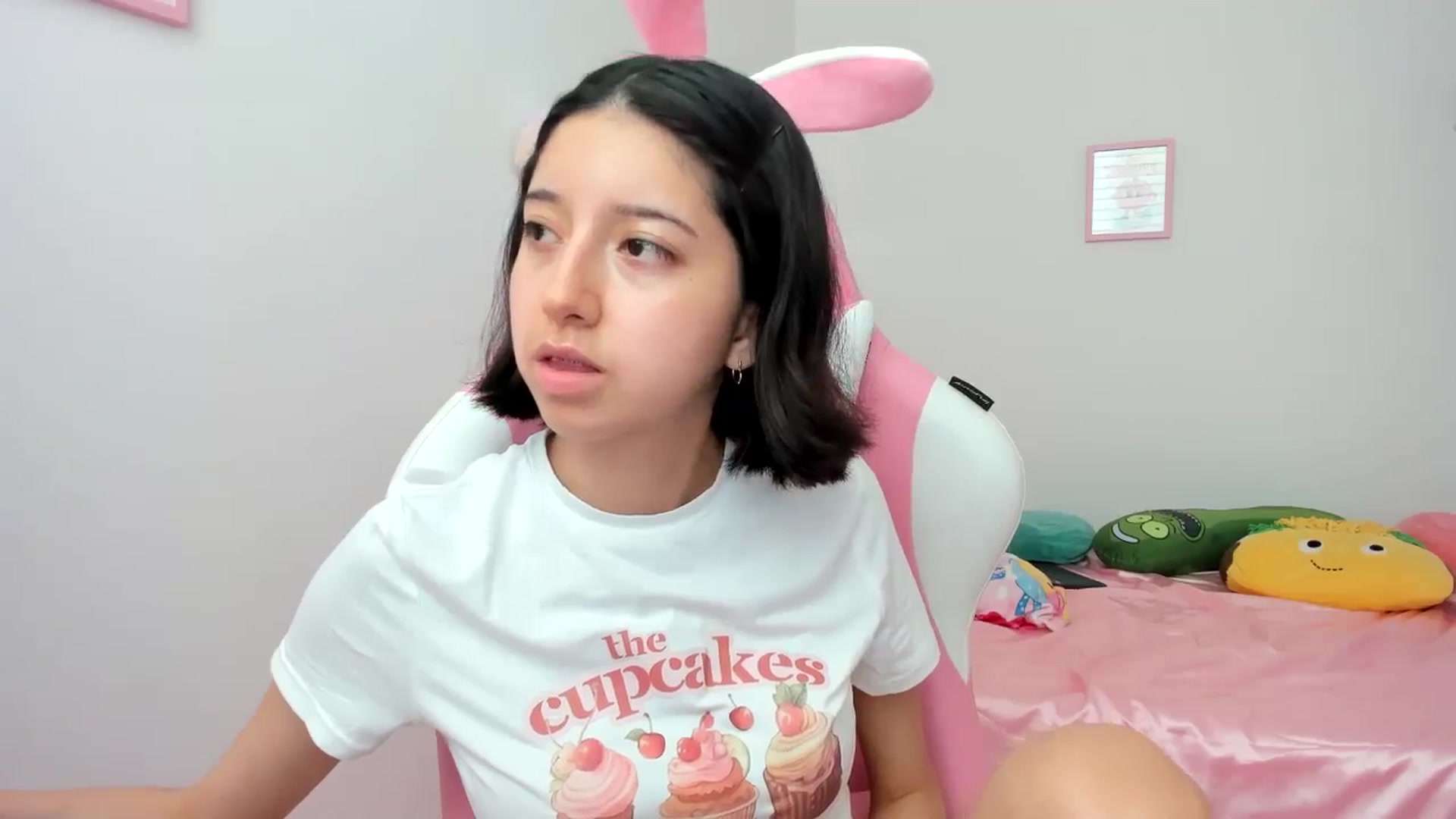 Gallery image thumbnail from Cherrycute666's myfreecams stream on, 06/16/2024, 17:34 image 15 of 20