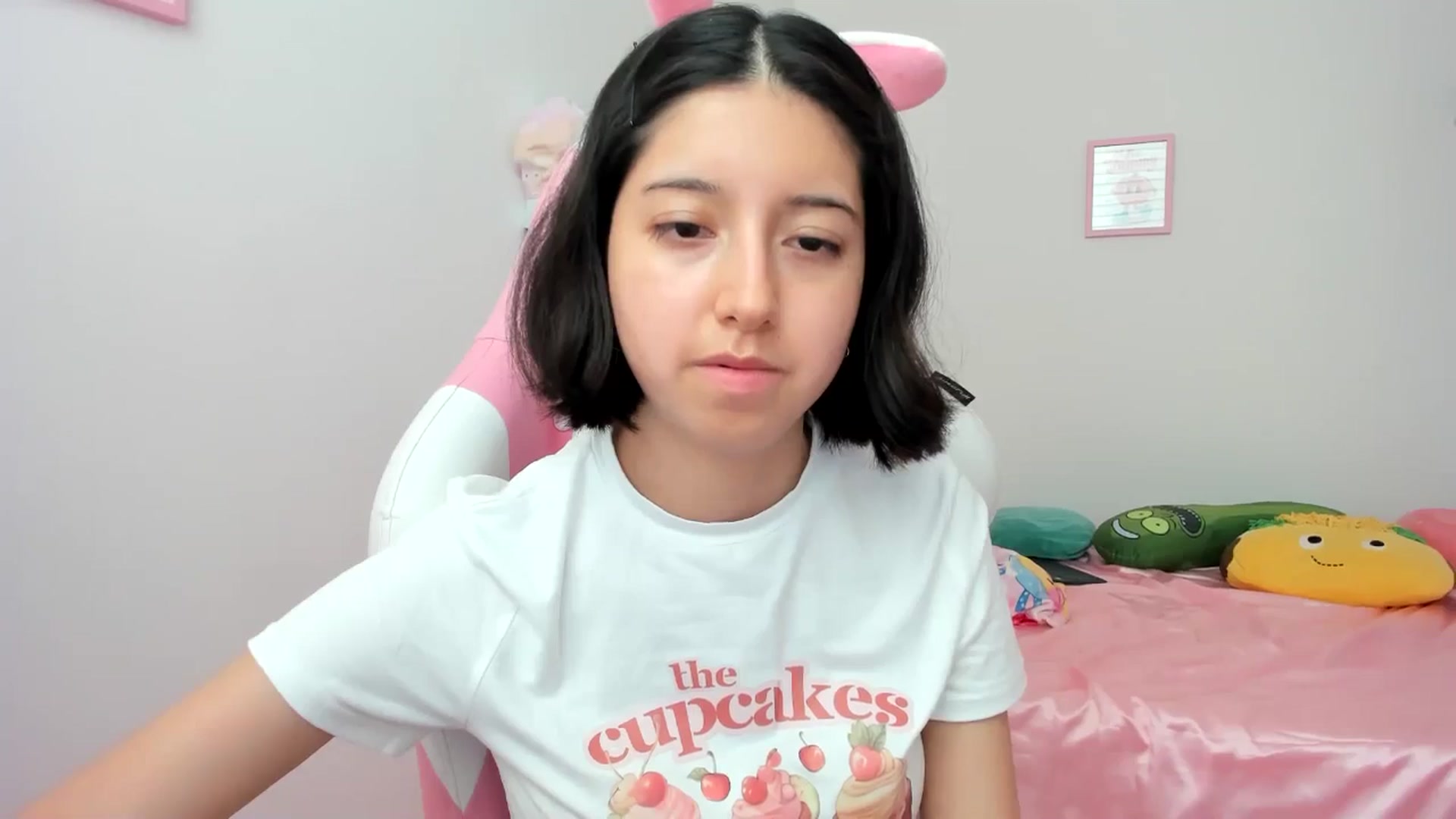 Gallery image thumbnail from Cherrycute666's myfreecams stream on, 06/16/2024, 17:34 image 16 of 20