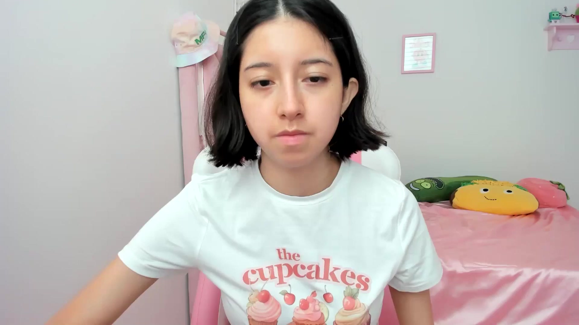 Gallery image thumbnail from Cherrycute666's myfreecams stream on, 06/16/2024, 17:34 image 9 of 20