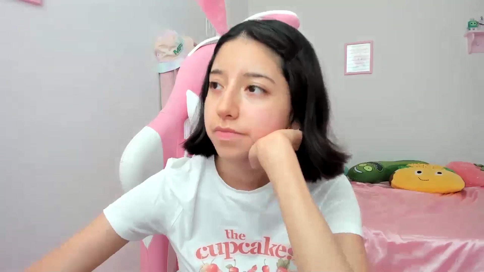 Gallery image thumbnail from Cherrycute666's myfreecams stream on, 06/16/2024, 17:34 image 19 of 20