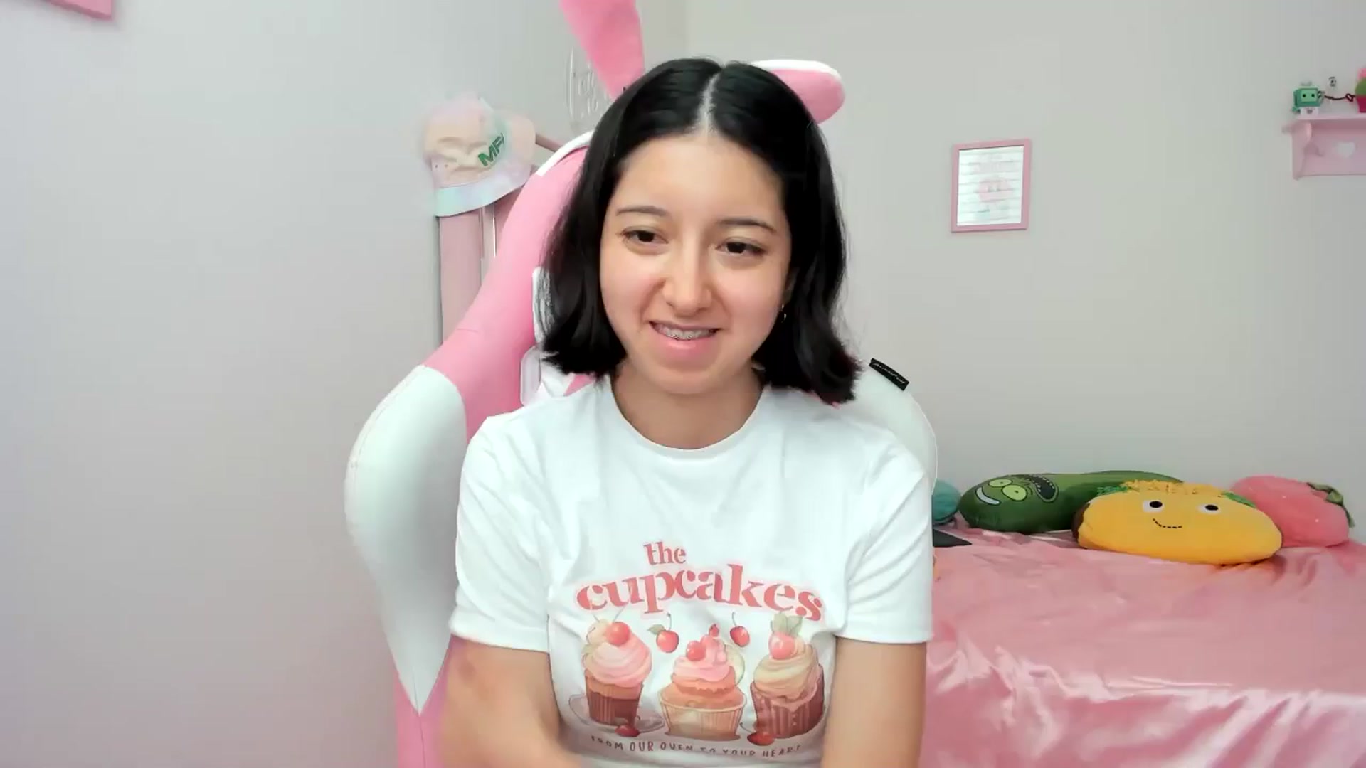 Gallery image thumbnail from Cherrycute666's myfreecams stream on, 06/16/2024, 17:34 image 13 of 20