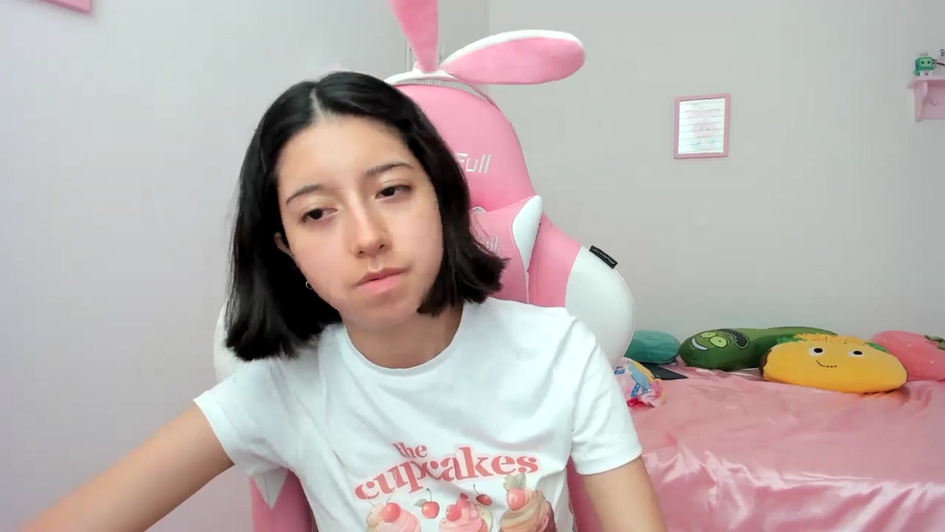 Gallery image thumbnail from Cherrycute666's myfreecams stream on, 06/16/2024, 17:34 image 20 of 20