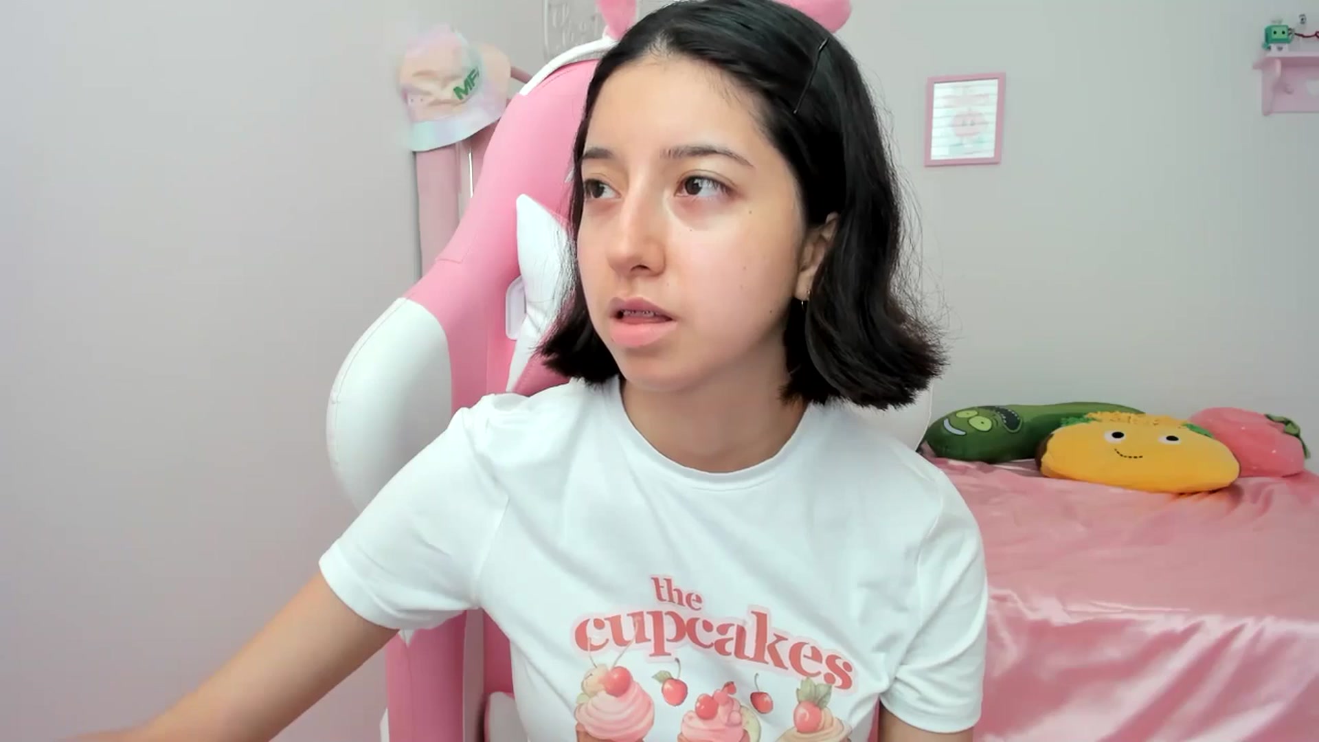 Gallery image thumbnail from Cherrycute666's myfreecams stream on, 06/16/2024, 17:34 image 12 of 20
