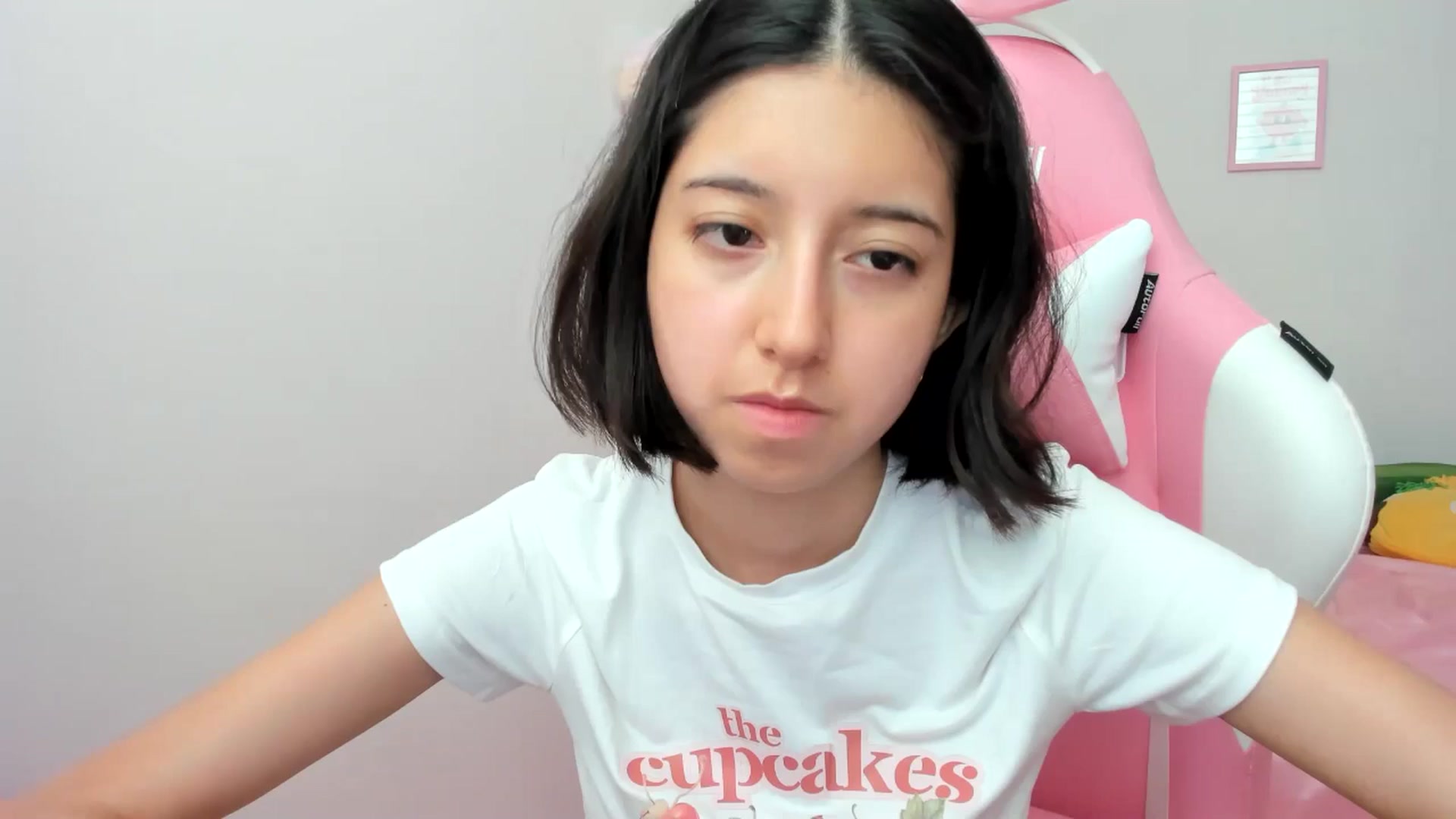 Gallery image thumbnail from Cherrycute666's myfreecams stream on, 06/16/2024, 18:23 image 2 of 20