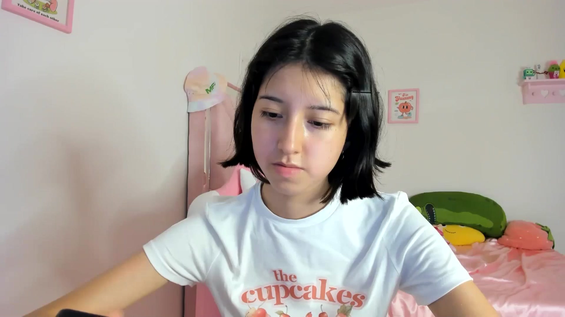 Gallery image thumbnail from Cherrycute666's myfreecams stream on, 06/17/2024, 07:22 image 14 of 20