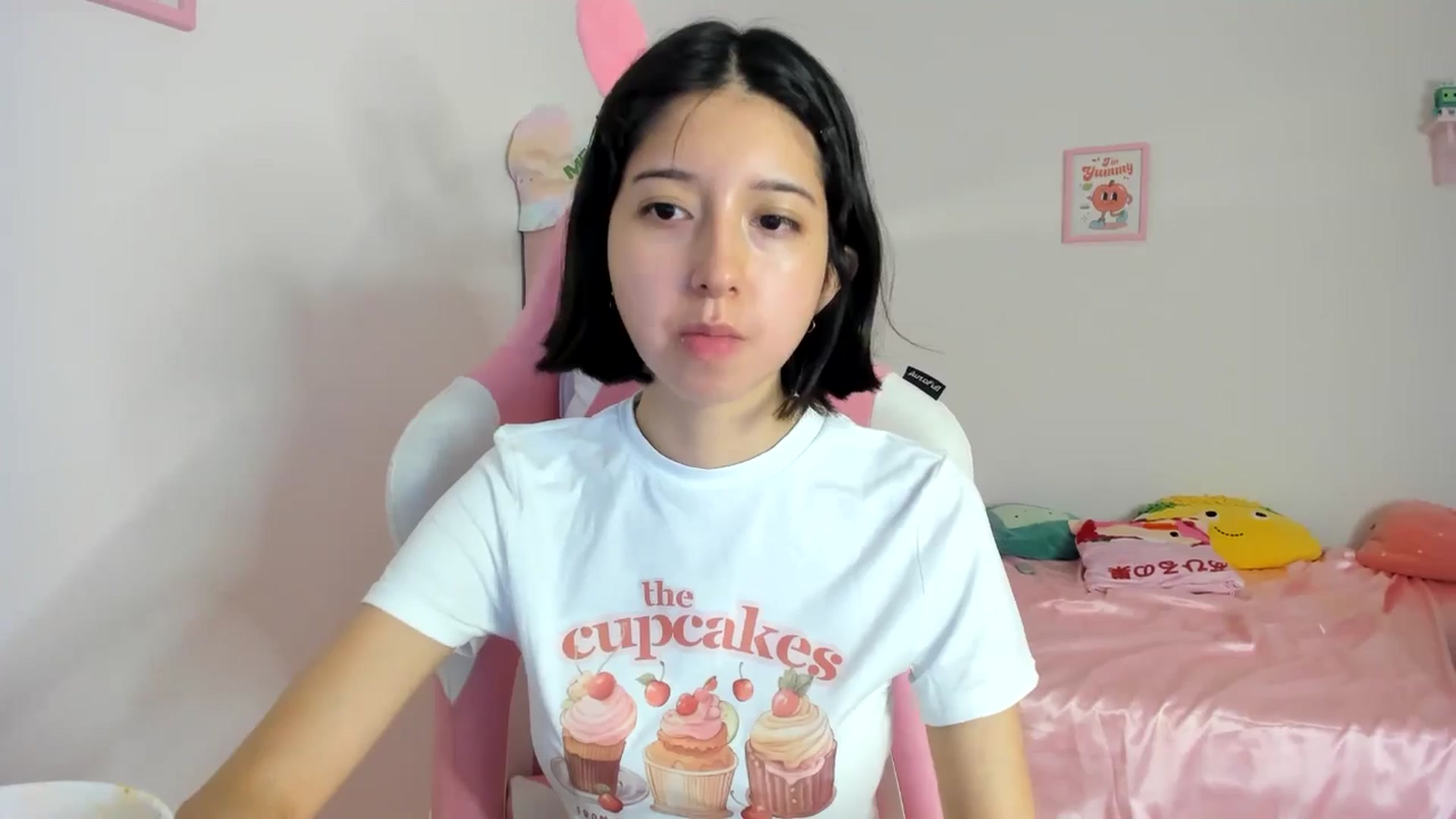 Gallery image thumbnail from Cherrycute666's myfreecams stream on, 06/17/2024, 07:22 image 17 of 20