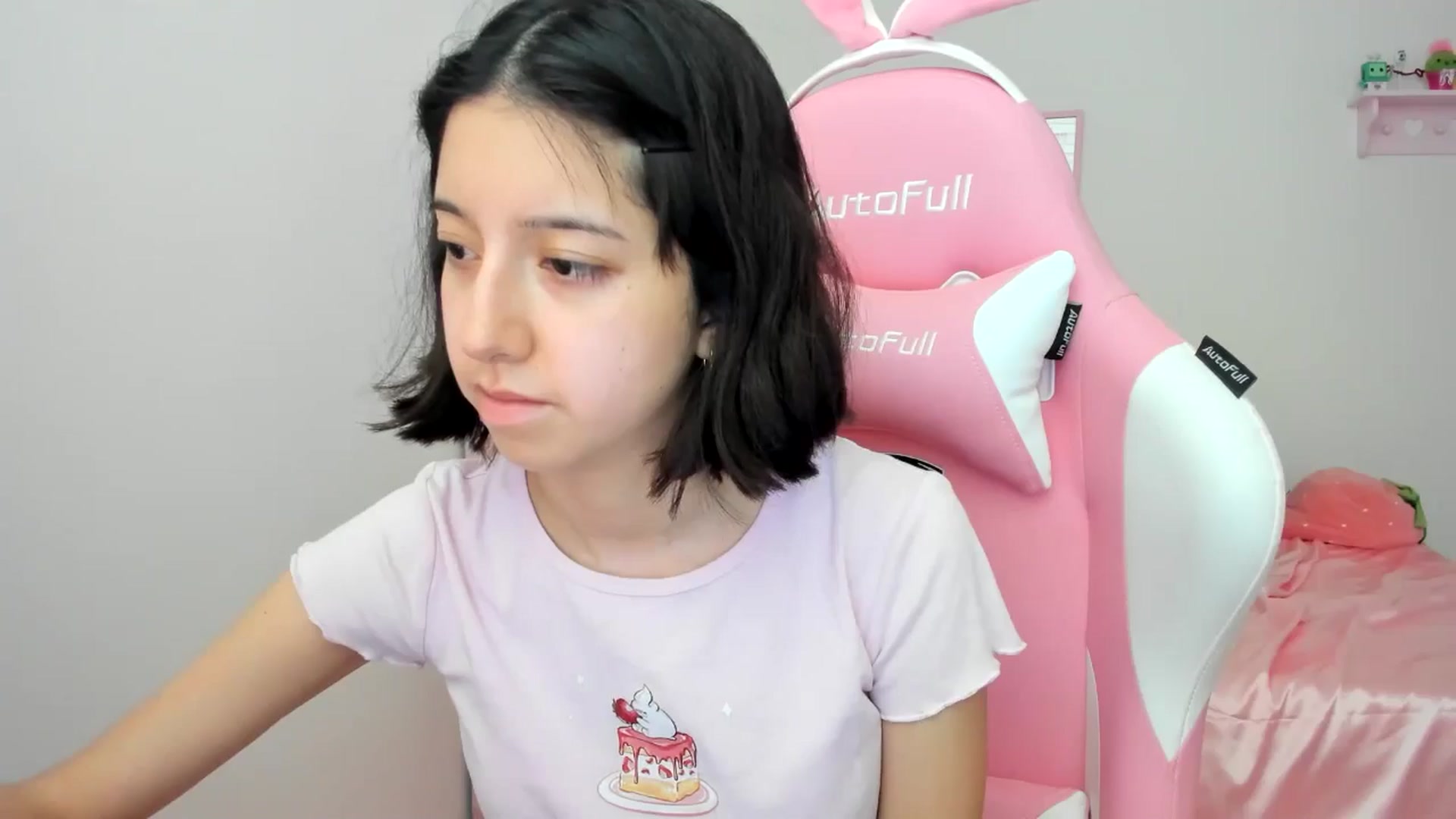 Gallery image thumbnail from Cherrycute666's myfreecams stream on, 06/17/2024, 23:57 image 19 of 20